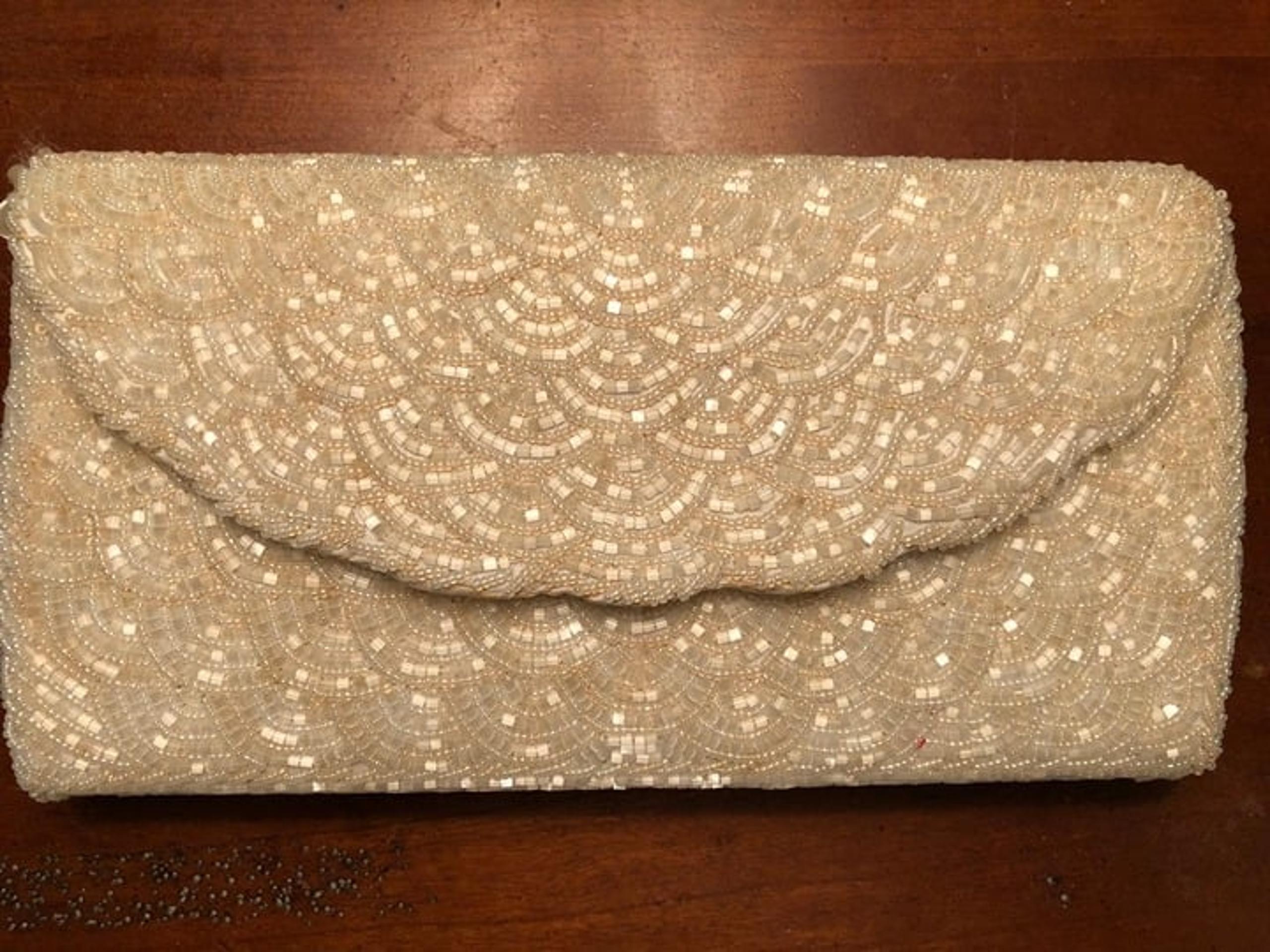 VINTAGE HANDBAG PURSE CLUTCH - LIGHT IVORY BEADED LIKE-NEW