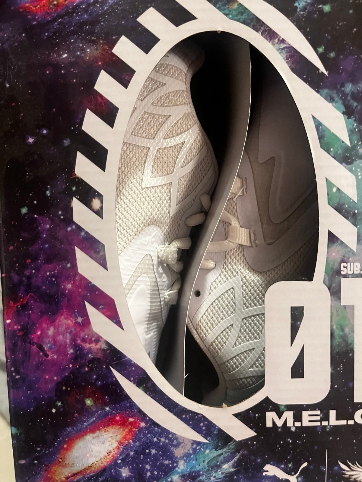 Kids melo white like new