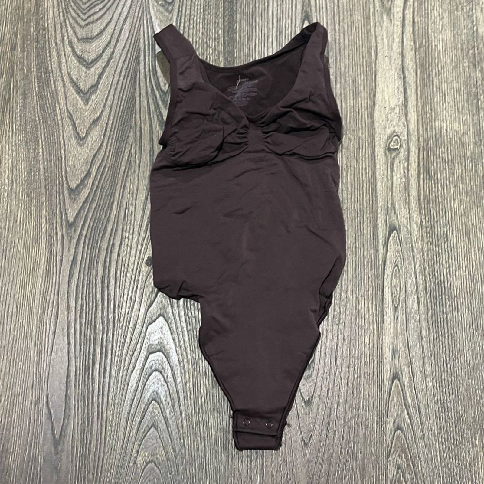 NWOT Skims Seamless Sculpt Thong Bodysuit Scoop Neck Shapewear Cocoa Size L