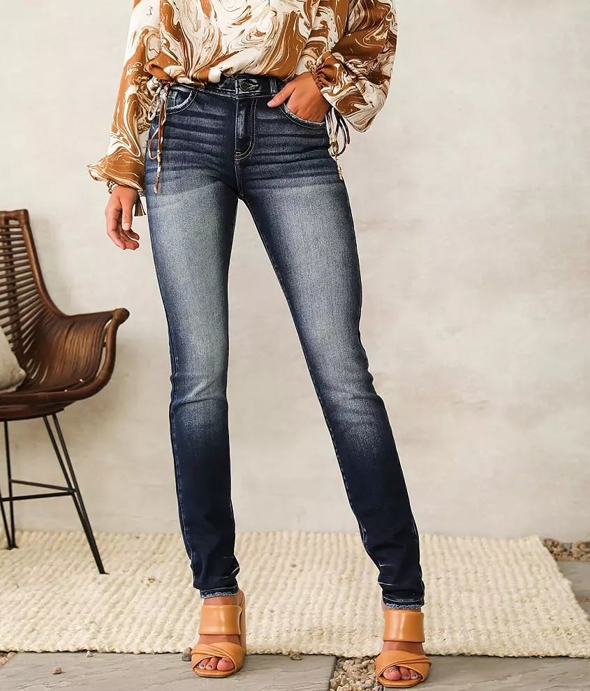79 Women’s KanCan Signature Jeans size 26 Mid Rise Skinny Buckle EUC