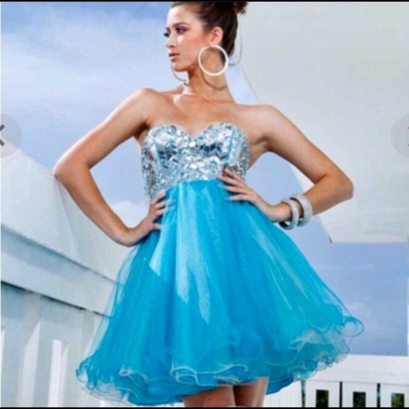 Stunning Tony Bowls Cocktail Dress