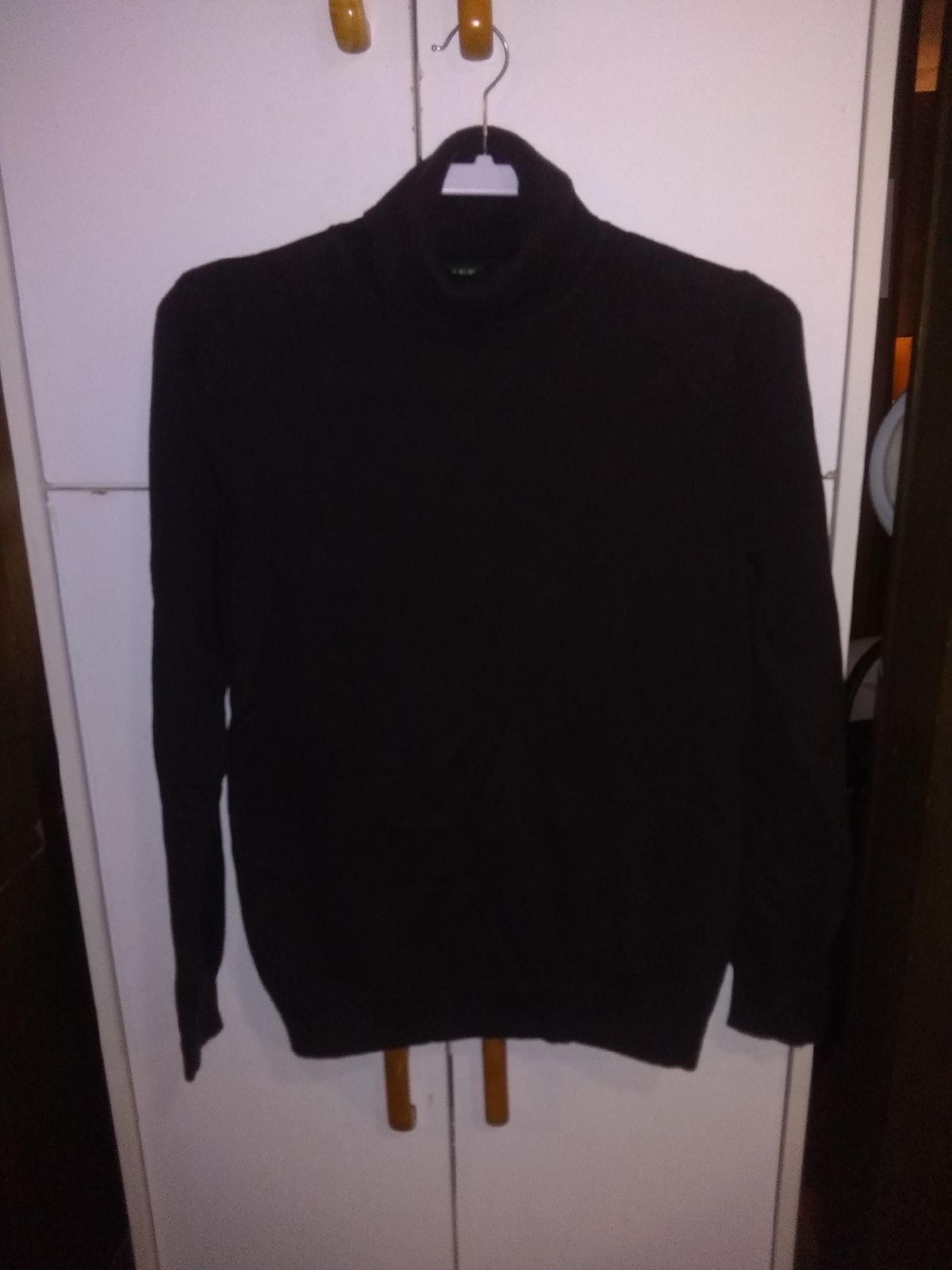 Ralph Lauren turtleneck. Size large. Cot