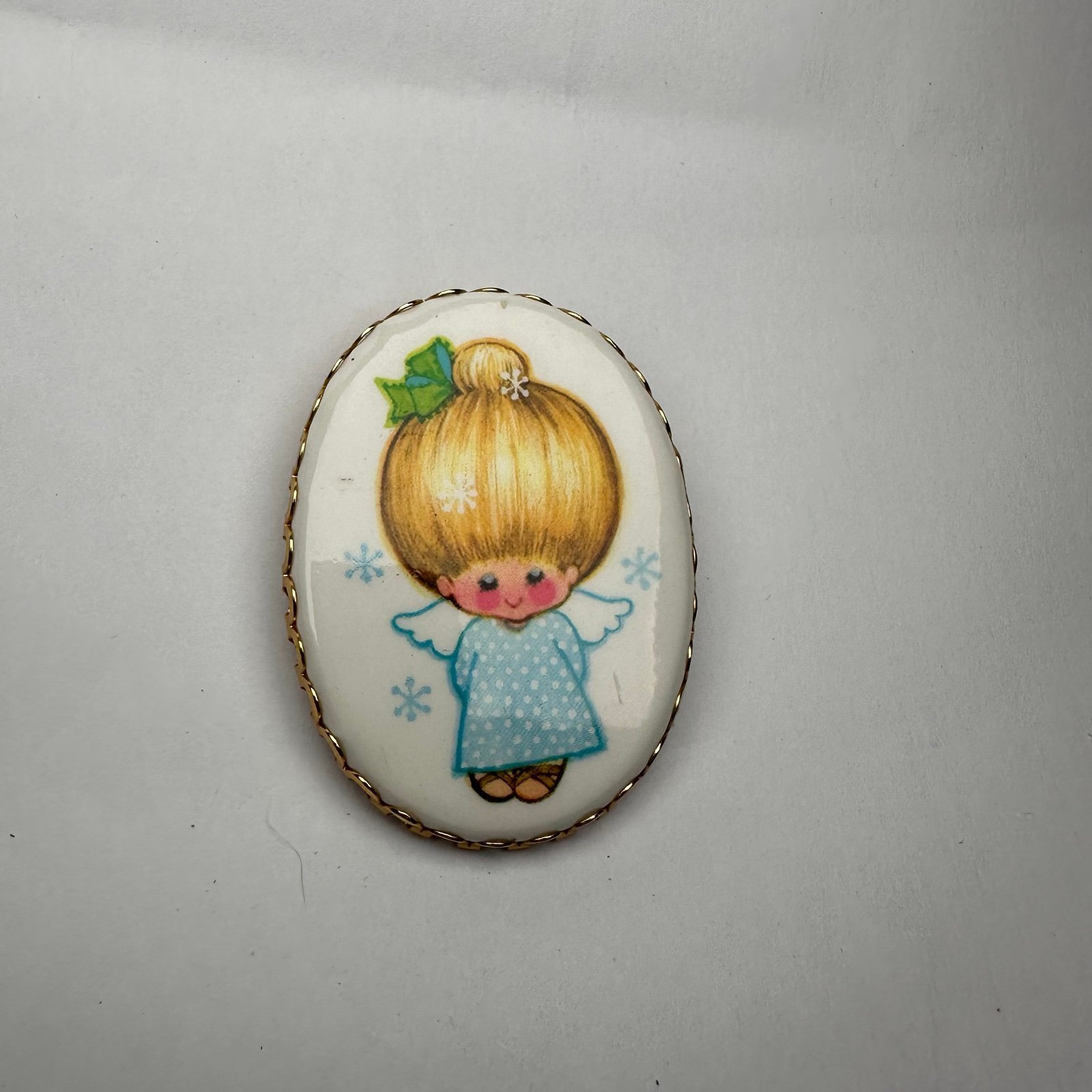 Hallmark Pin Cameo Vintage Angel Blonde In Blue Gown Christmas 1970