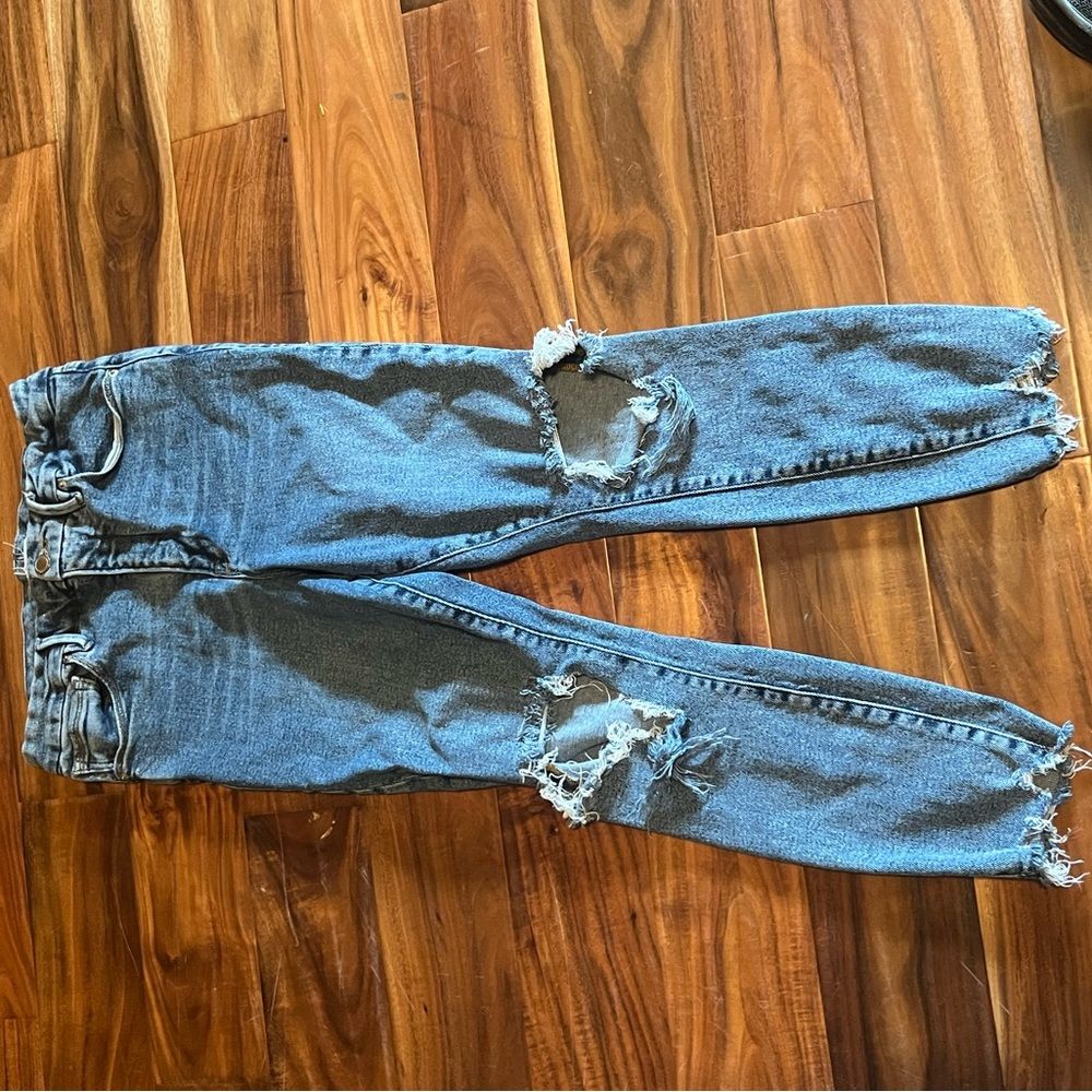 Womens Good American denim jeans size 12/31 raw hem distressed knees Bin 1