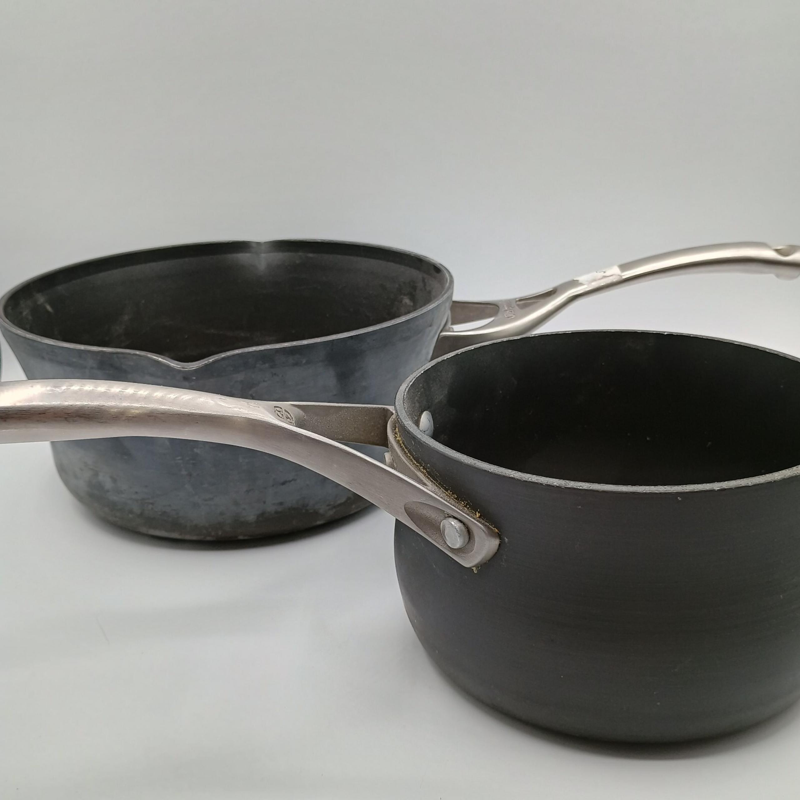 Lot of 2 Calphalon Sauce Pans 3.5 qt 2 qt 8703 8701 No lid Unison Slide USA