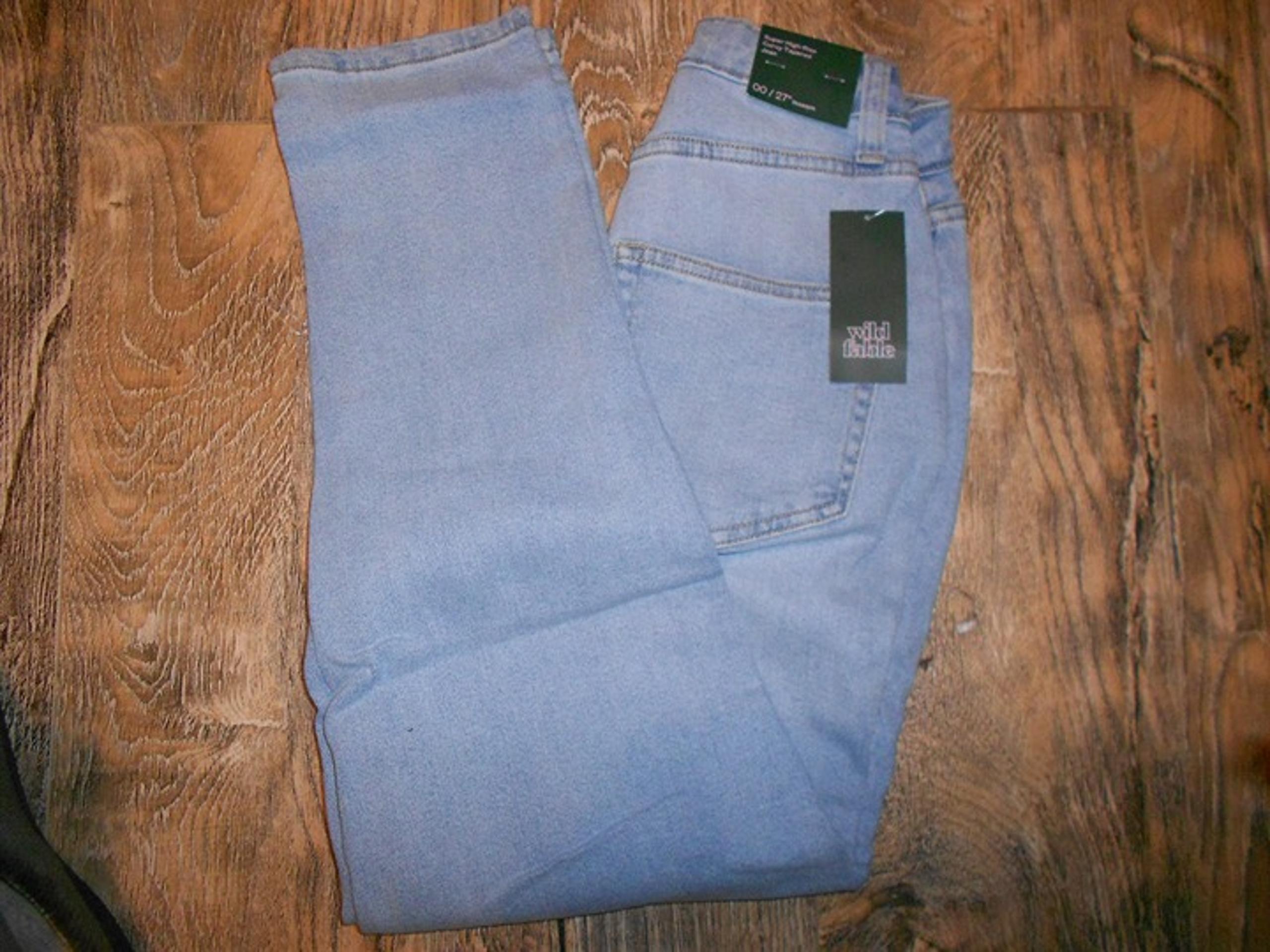 new Wild Fable Super High-Rise Curvy Tapered  Distressed Jeans size 00