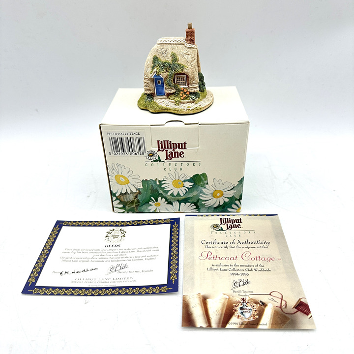 1994 Lilliput Lane Petticoat Cottage Collectors Club w/ Original Box & Deeds
