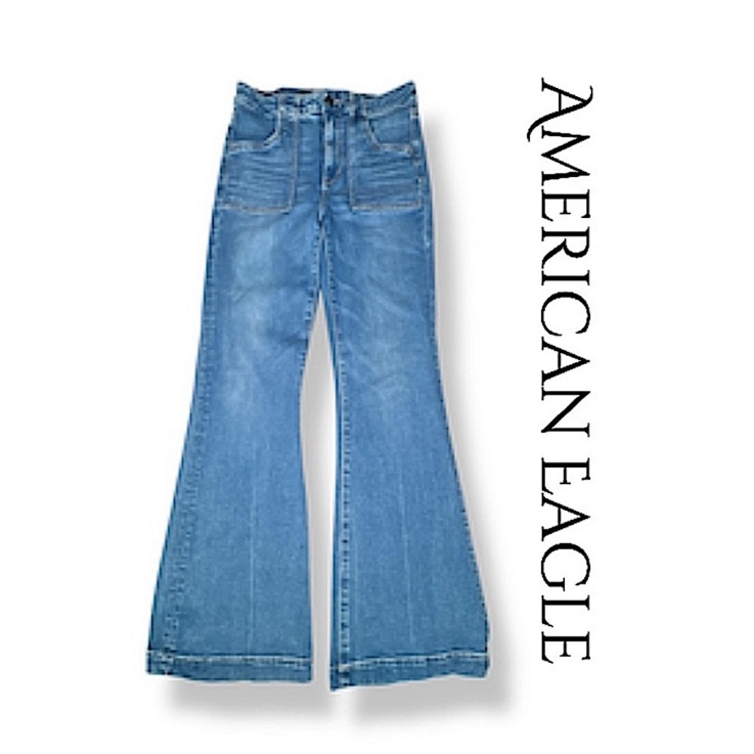 American Eagle Next Level Super High Waist Flare Leg Med Wash Jeans Size 8 EUC!