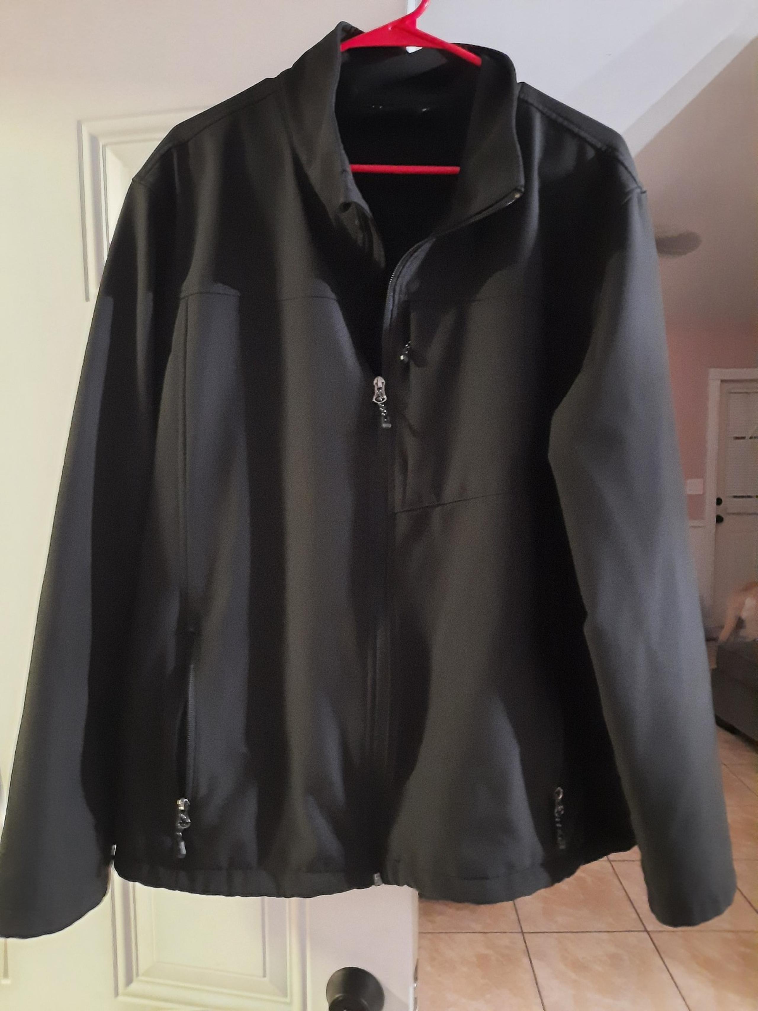 Mens Swiss+Tech black zip Jacket szXL