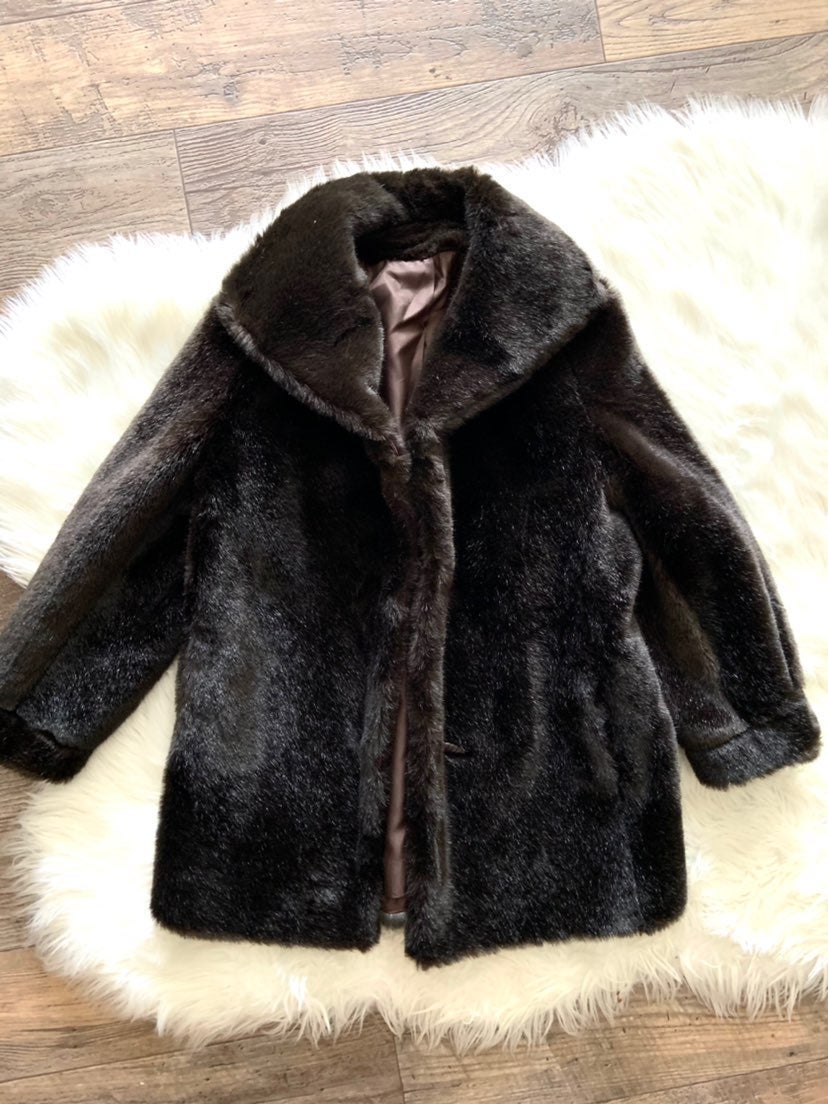 VTG 70s Dubrowsky & Joseph Faux Fur Coat