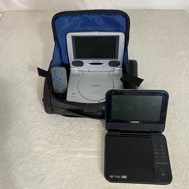 PORTABLE DVD PLAYERS Bundle: Philips PD700/37 & Audiovox VBP620 Untested As-is
