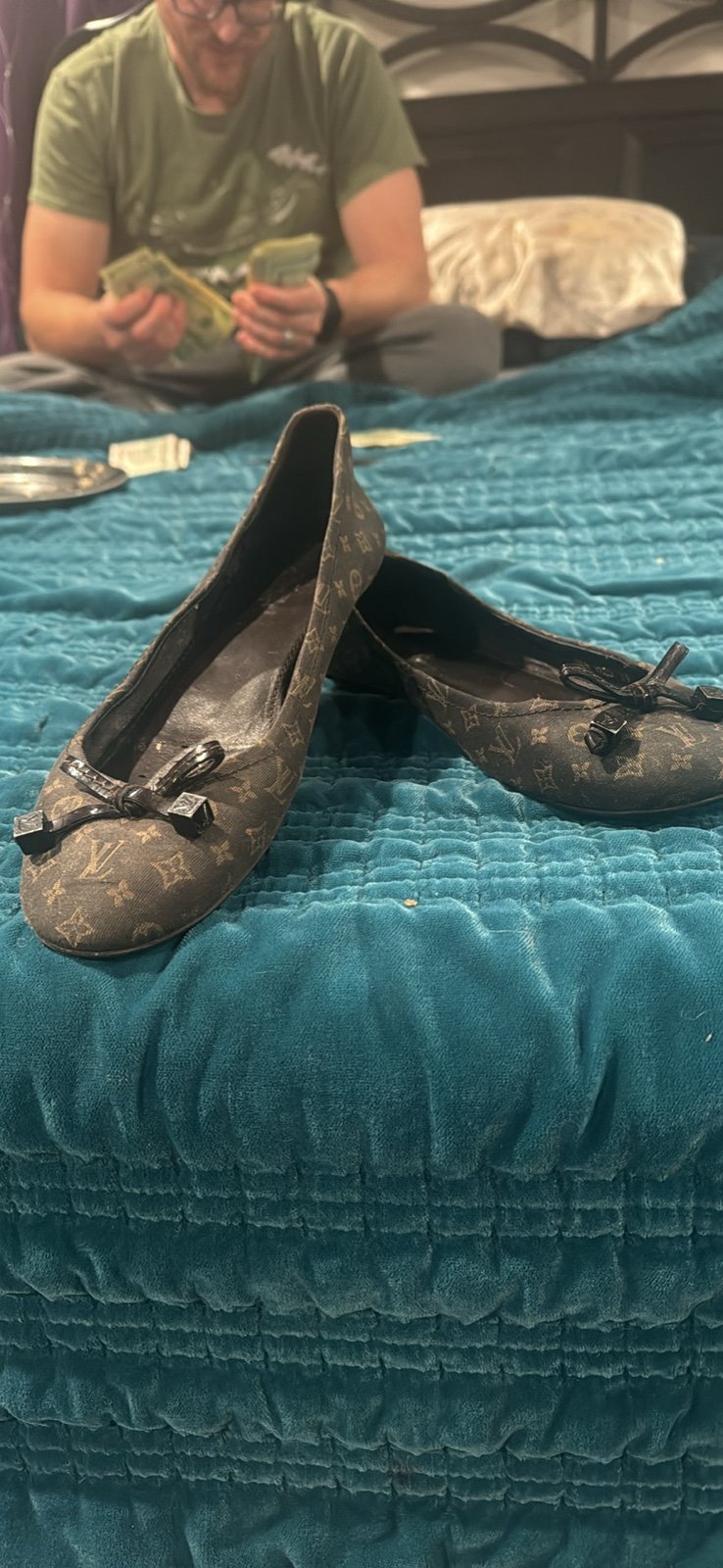 Authentic Louis Vuitton monogram ballet flats.