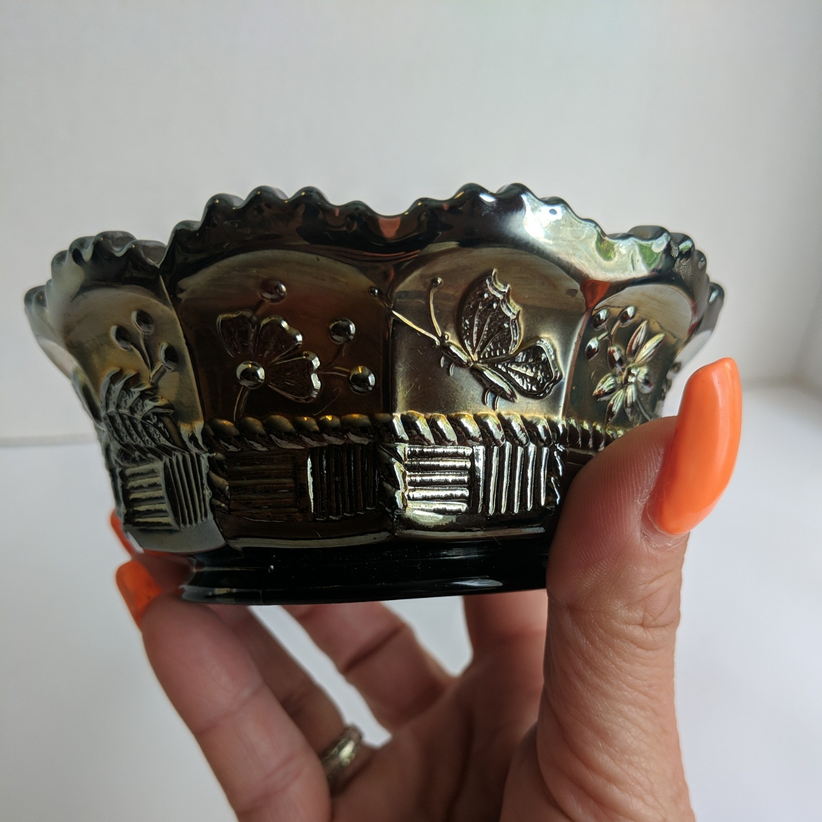 Vintage Northwood amethyst carnival glass bowl