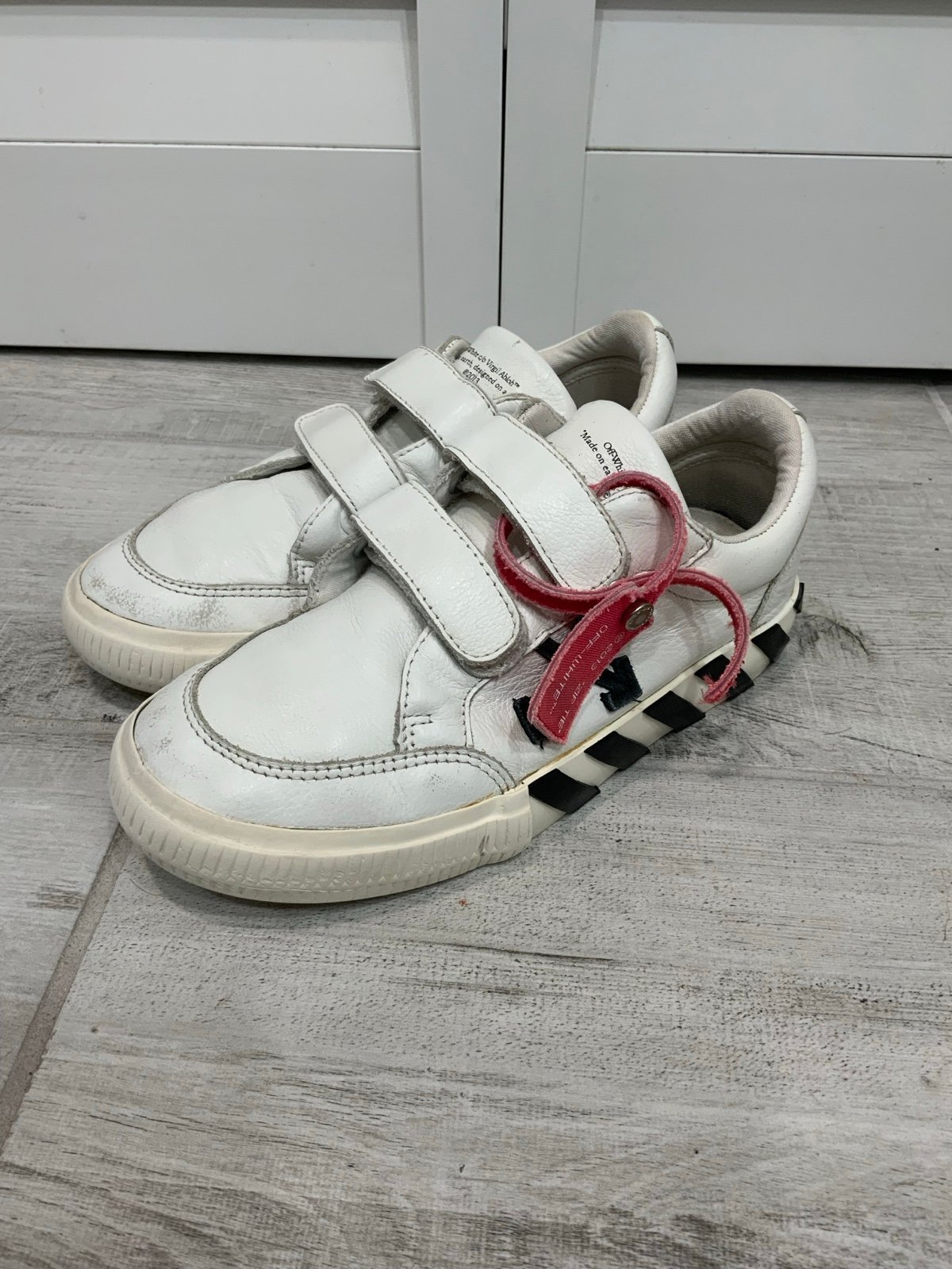 Off-White Low Strap Kid’s 4 Y / 36 EU Vulcanized White Black Sneakers - GUC