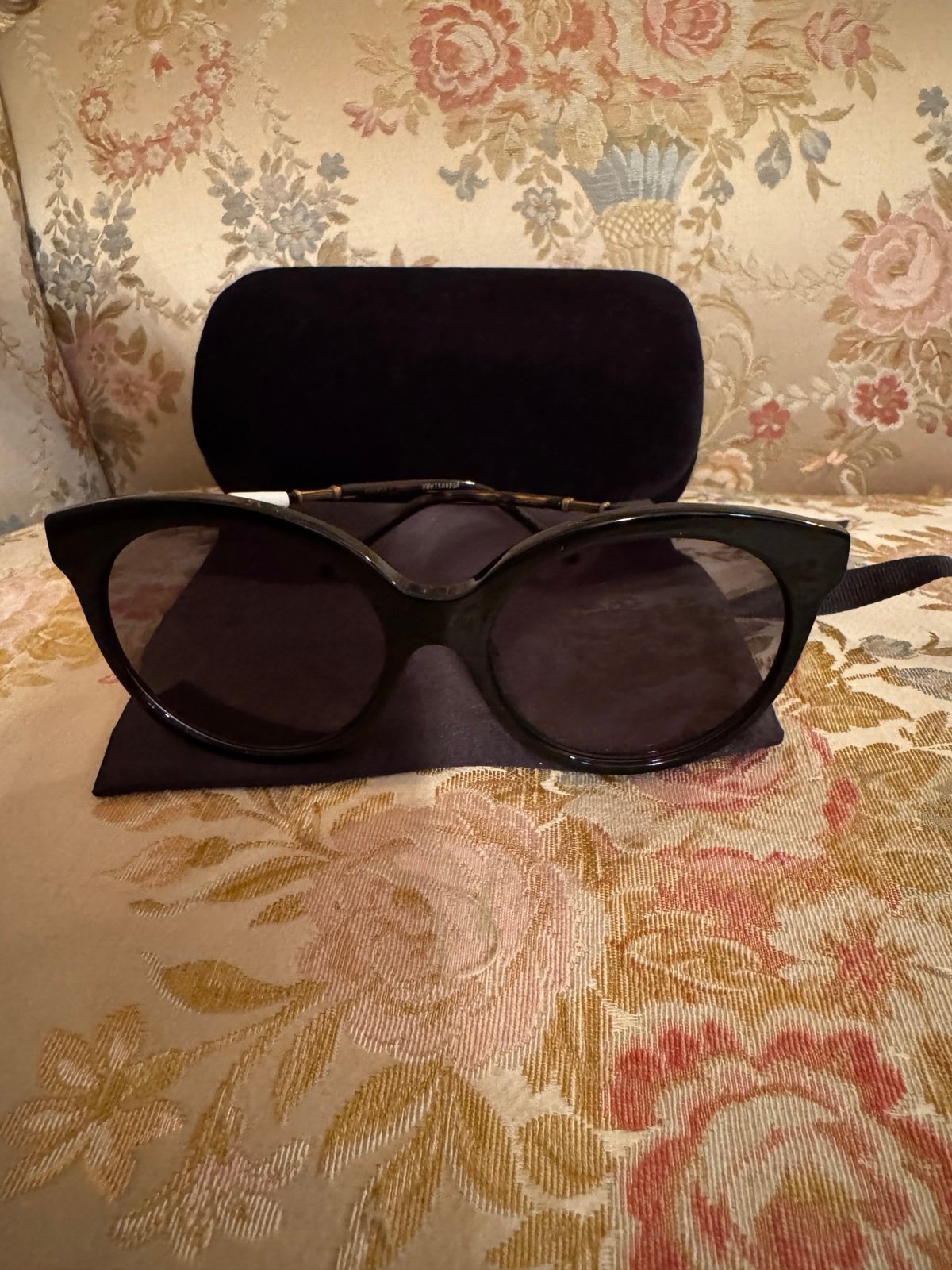 Gucci GG Logo Monogram Sunglasses Dark Brown New Cat Eye