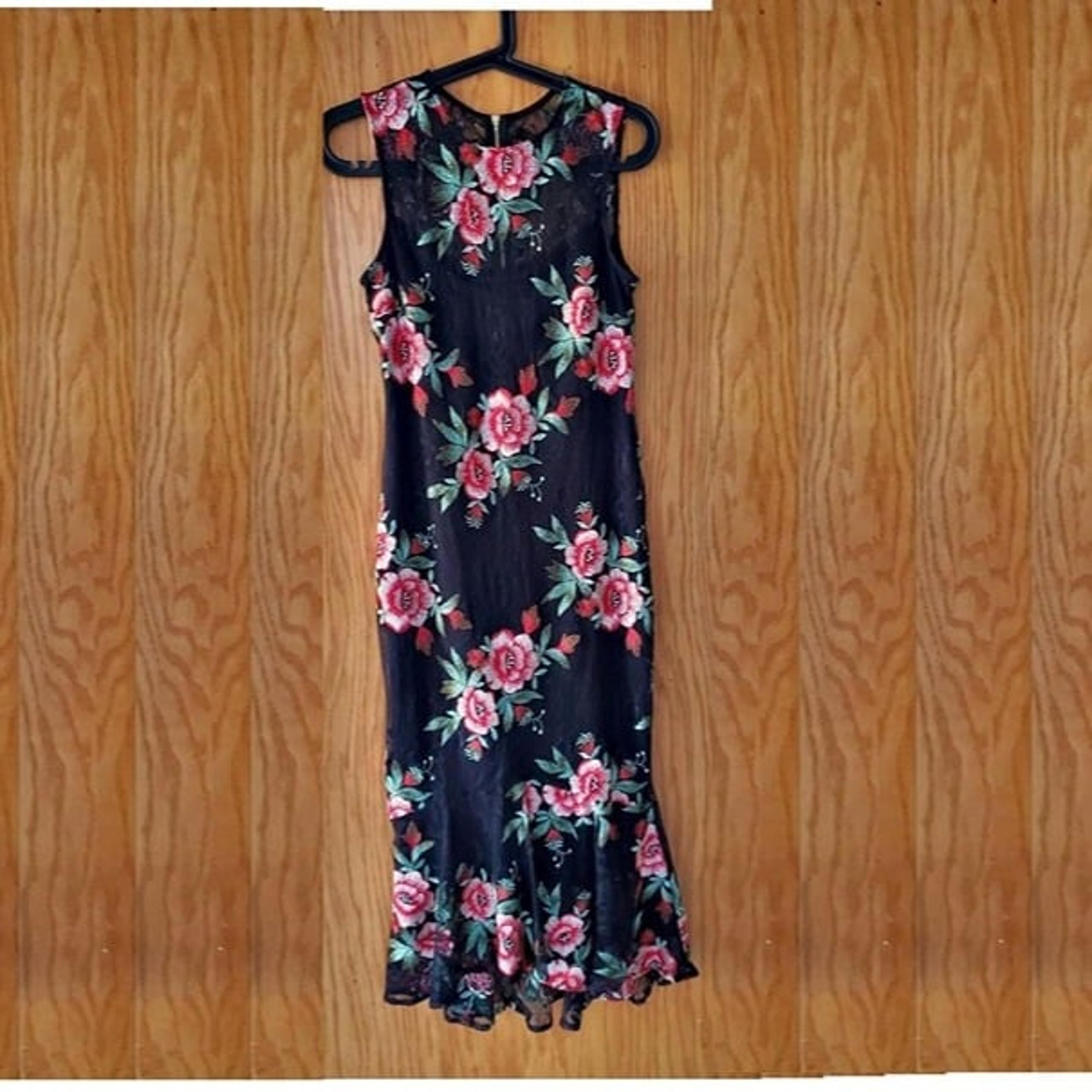 CALVIN KLEIN Sleeveless High Neck Lace Embroidered Flowers Black Maxi Dress Sz 4