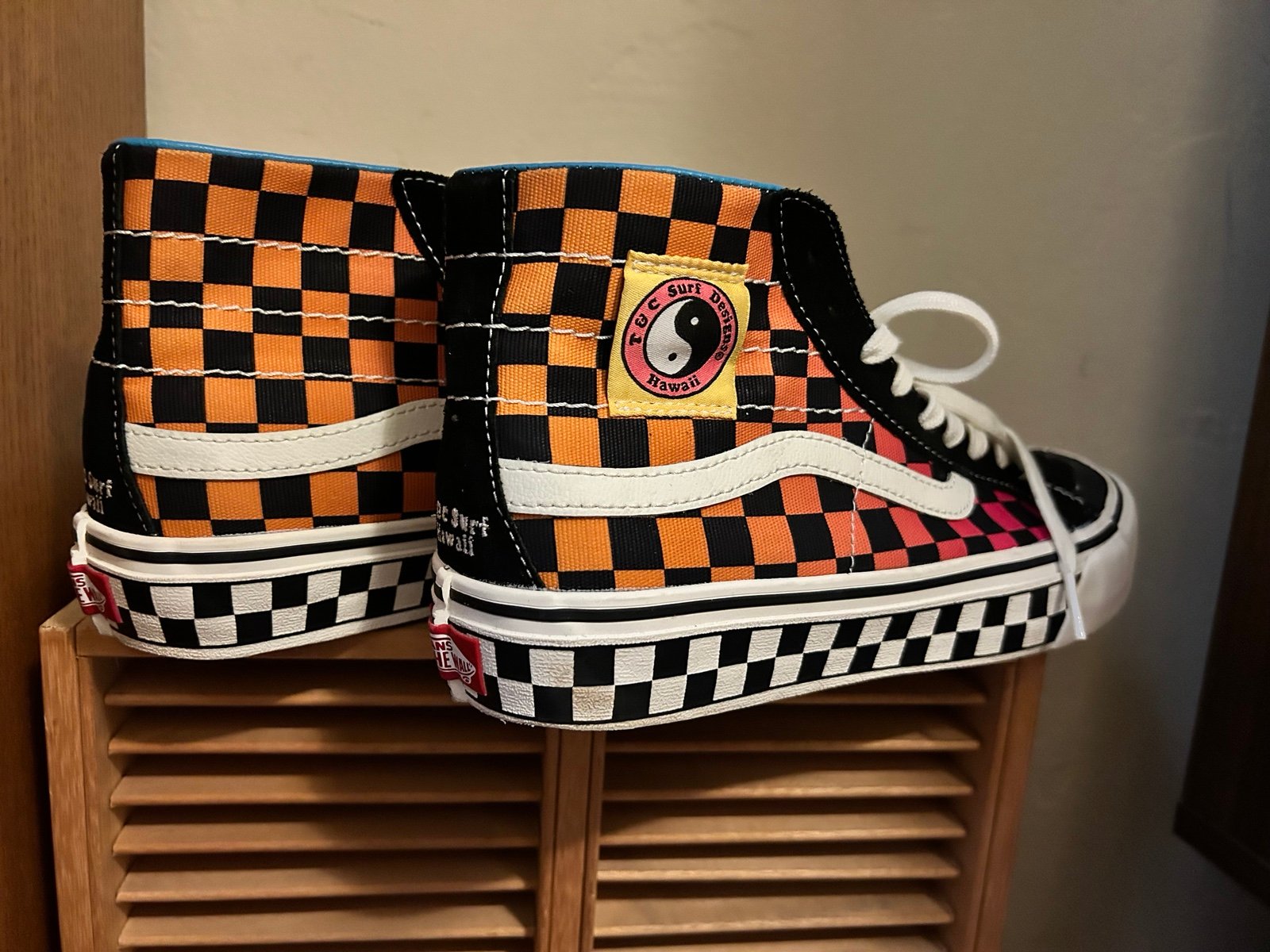 VANS SK8 HI 138 T. & C. SURF HAWAII 50TH ANNIVERSARY. U.S. Men's SIZE 8.5