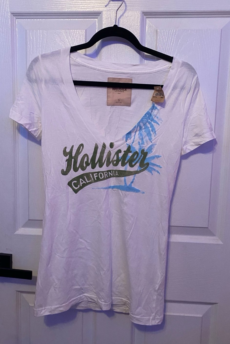 NWT Hollister Womens Y2K Betty’s V-Neck Short Sleeve Shirt, Size: Small