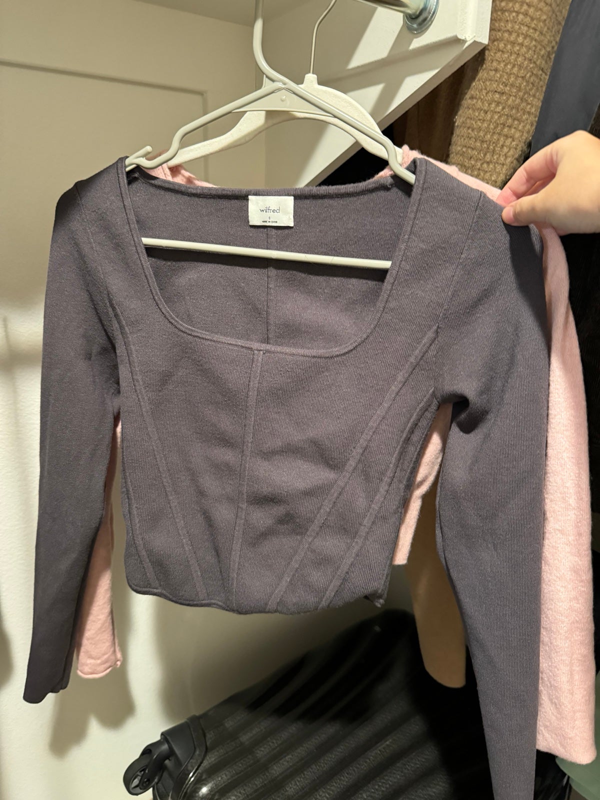 Aritzia Wilfred Natalie sweater