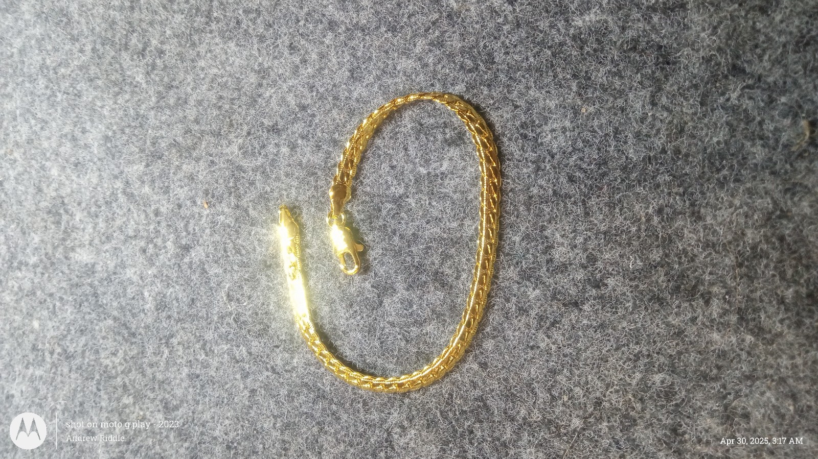 18k gold bracelet 8in