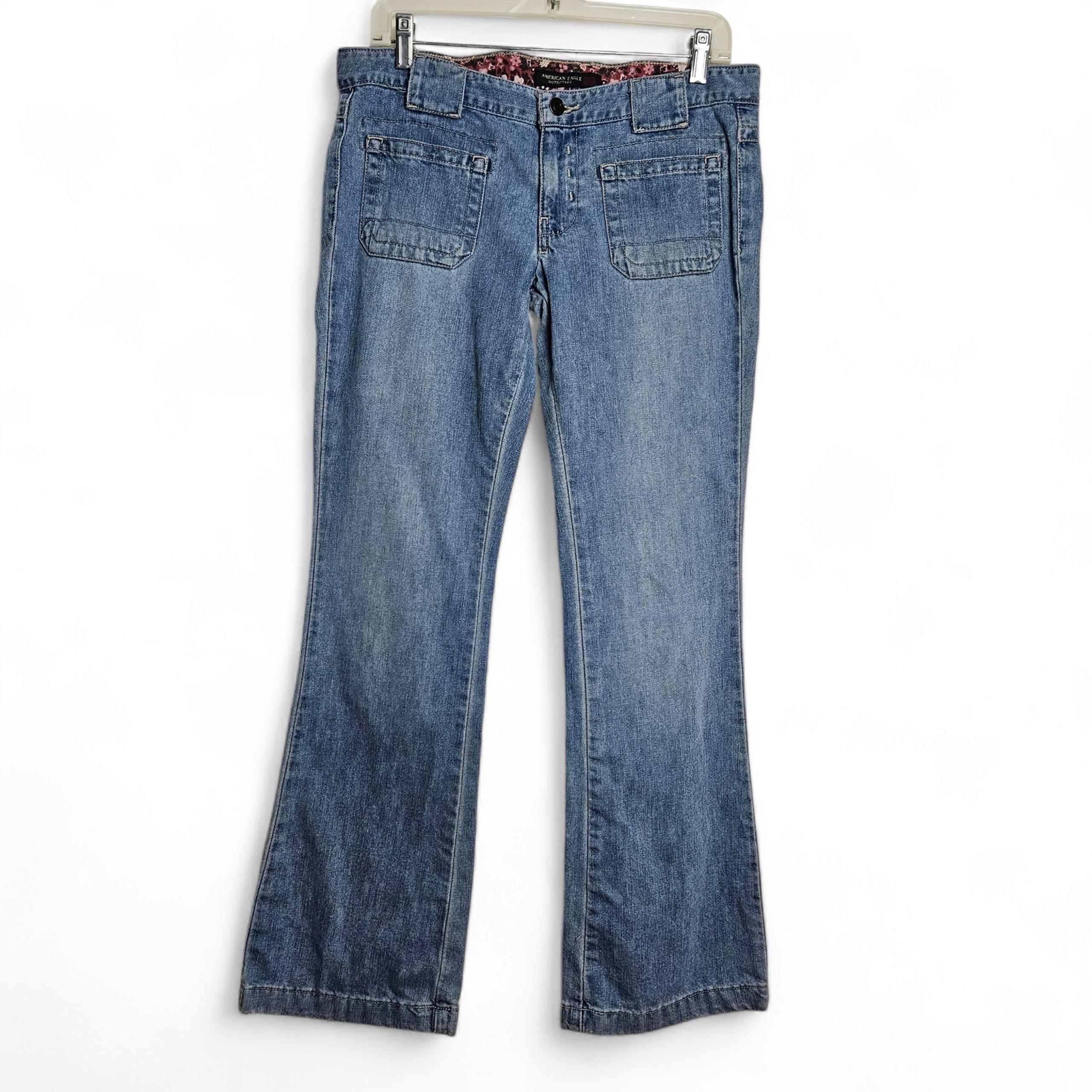 American Eagle Women's Low Rise Flare Front Patch Pocket Y2K Jeans Size 6