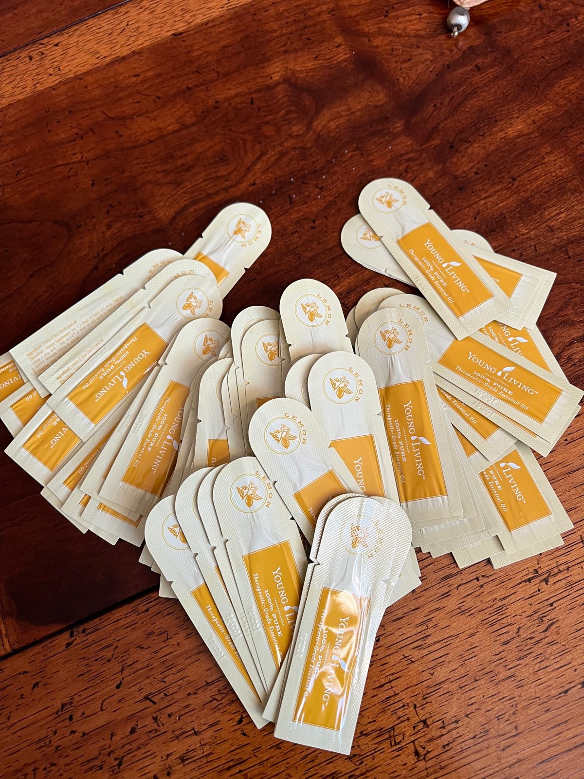 Young Living oil 100 Lemon oil samples