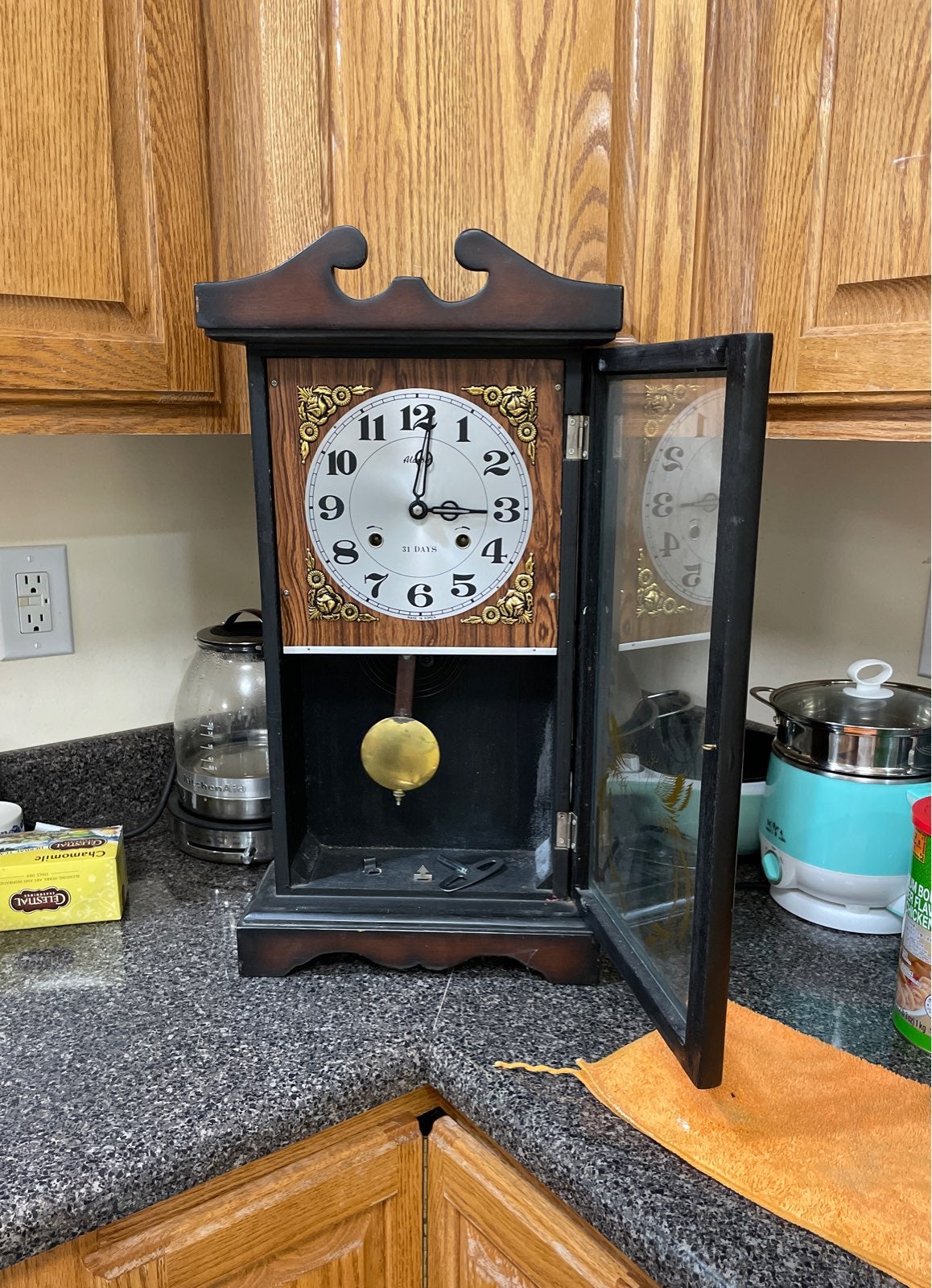 Vintage antique clock collectible