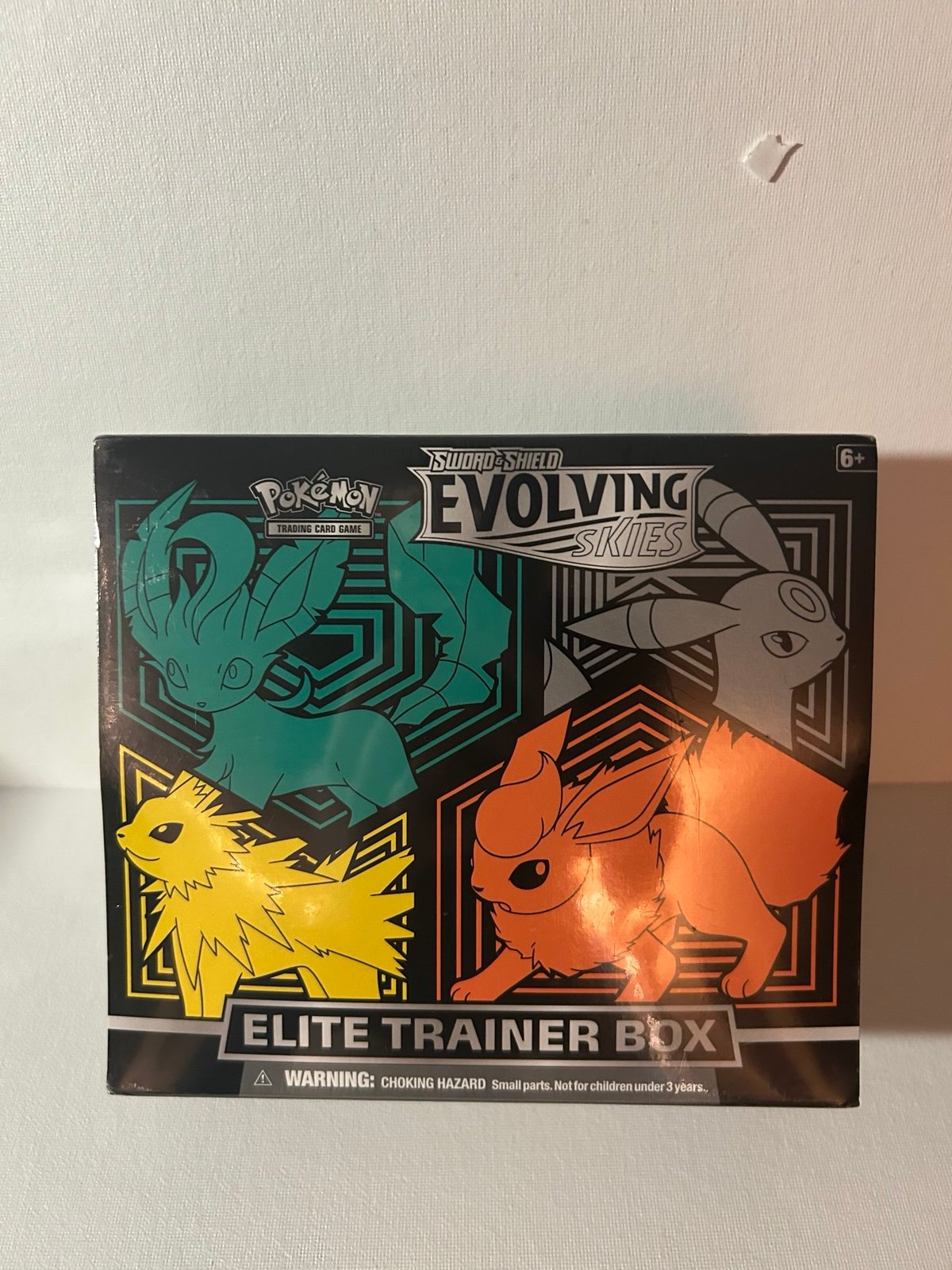 Pokemon Card Evolving Skies Elite Trainer Box ETB Sealed