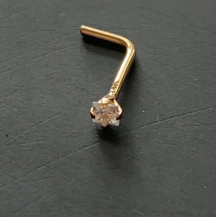 Solid 14kt gold nose piercing with a CZ princess cut Clear gem 20 gauge New