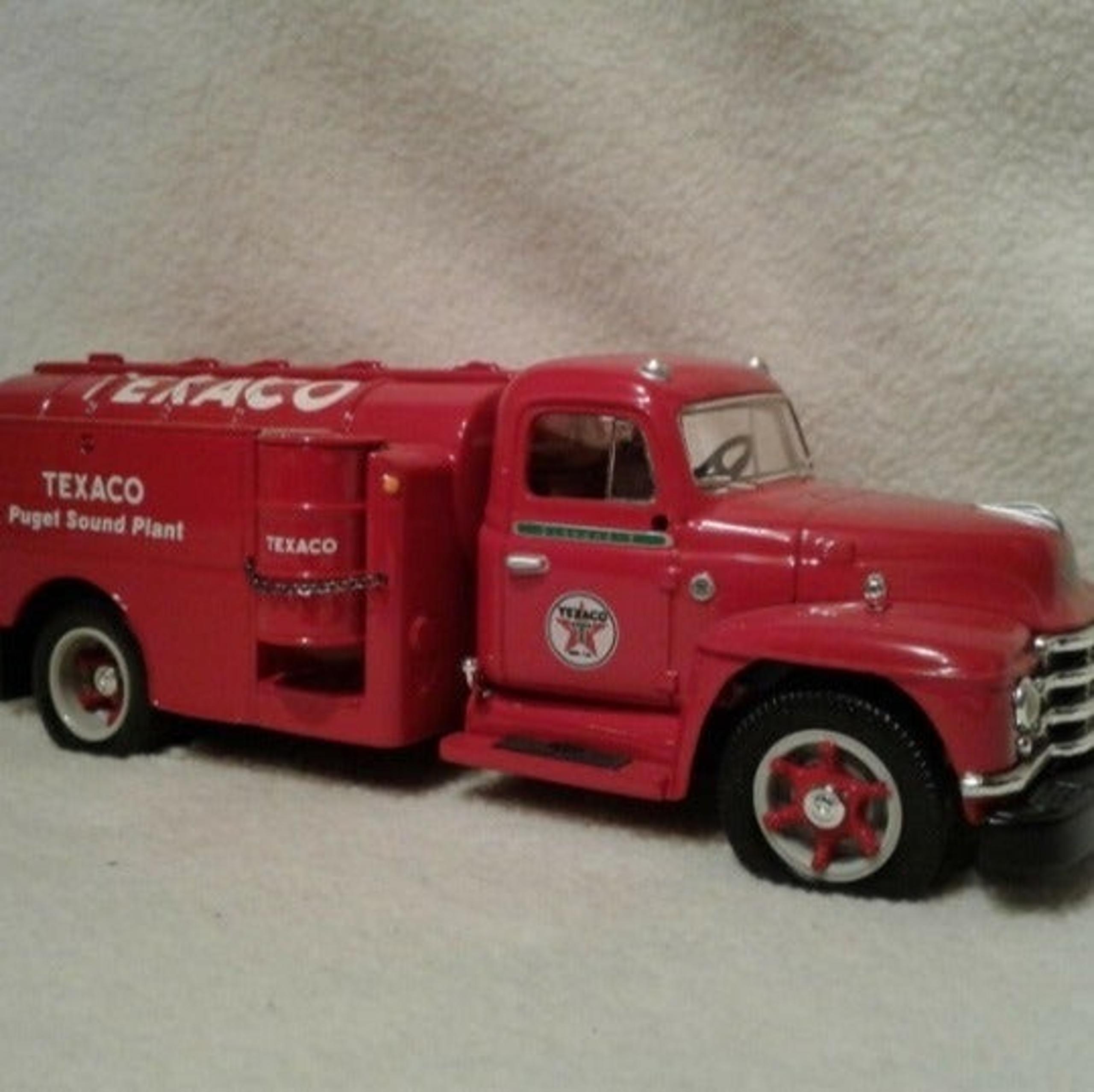 Texaco 1955 Diamond T Fuel Tanker Truck.