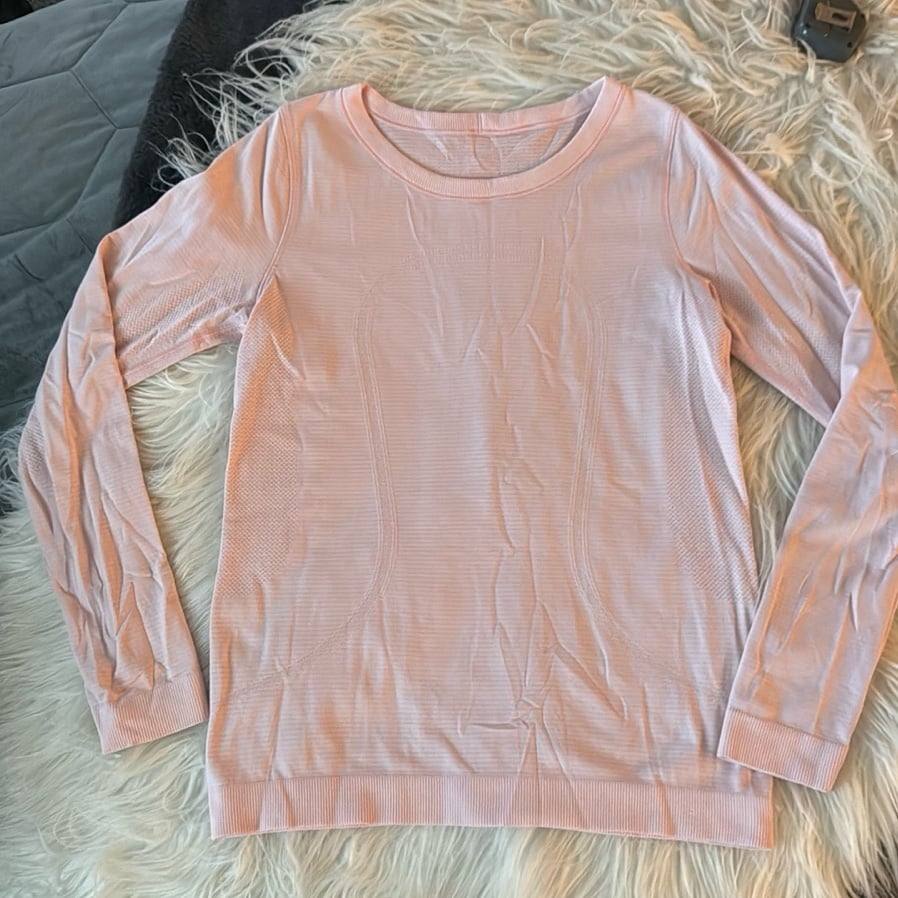 Lululemon swiftly relaxed long sleeve tee size 4