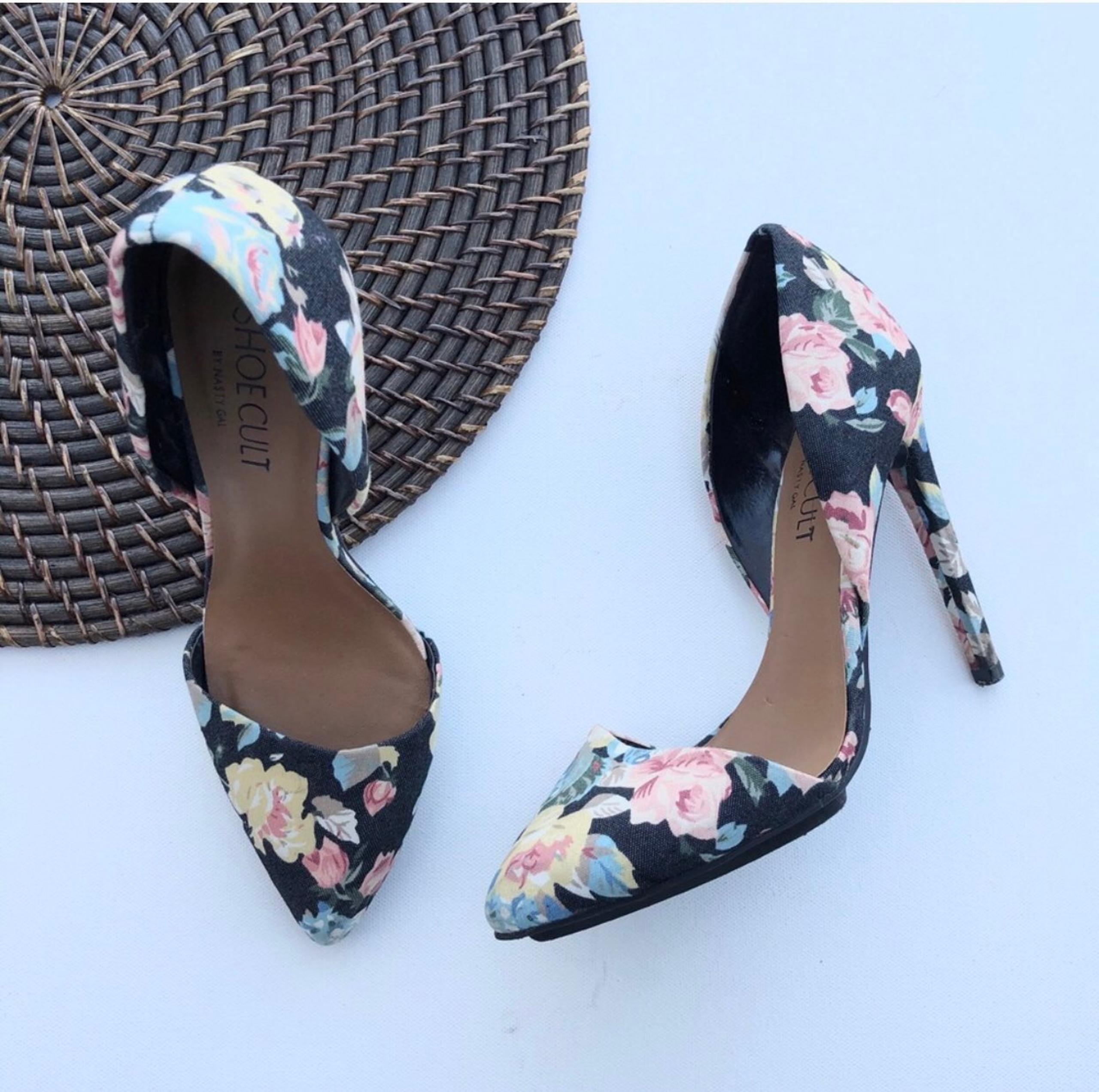 Nasty Gal Floral Pumps Pointed Cloth 6.5