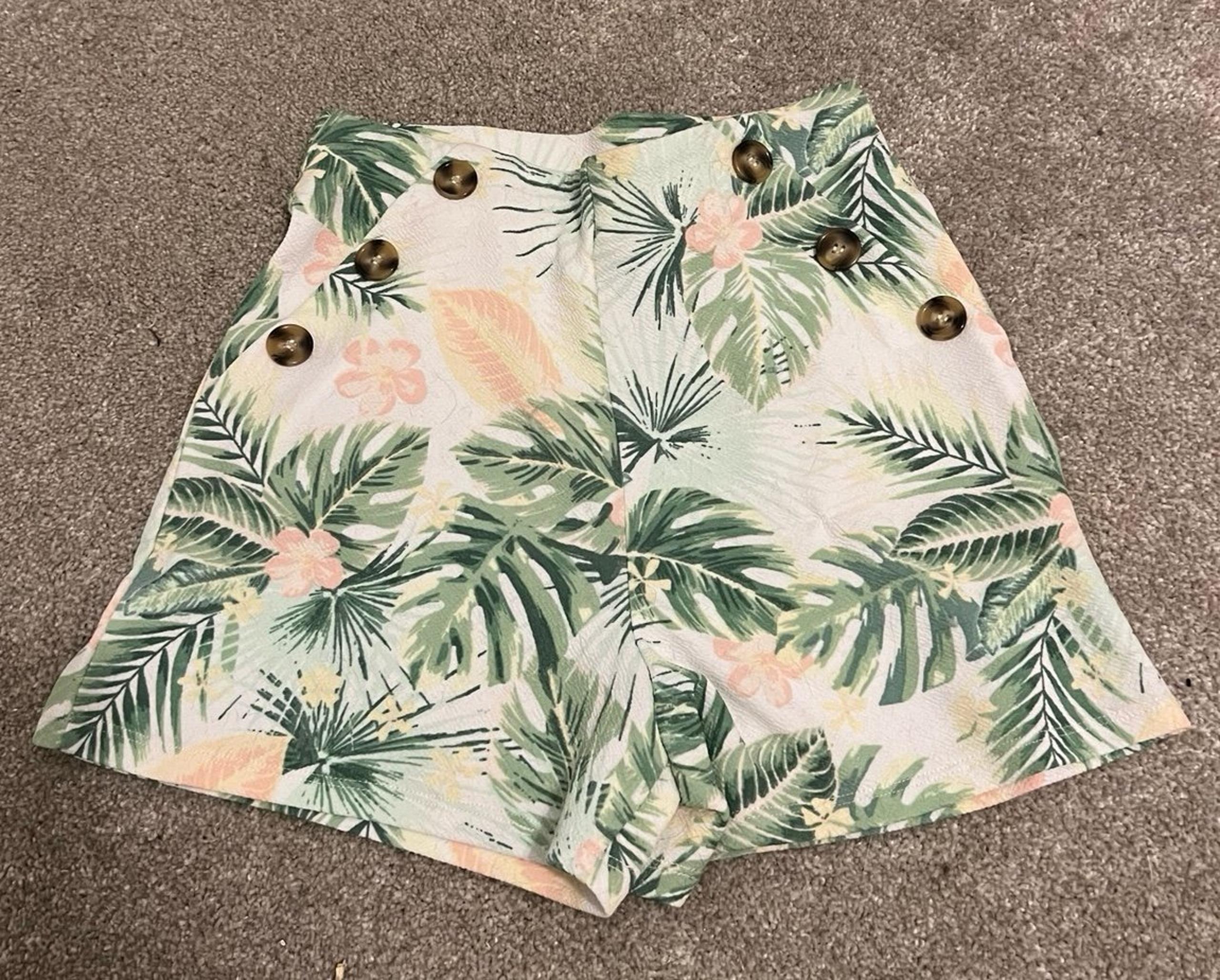 Derek Heart white tropical shorts