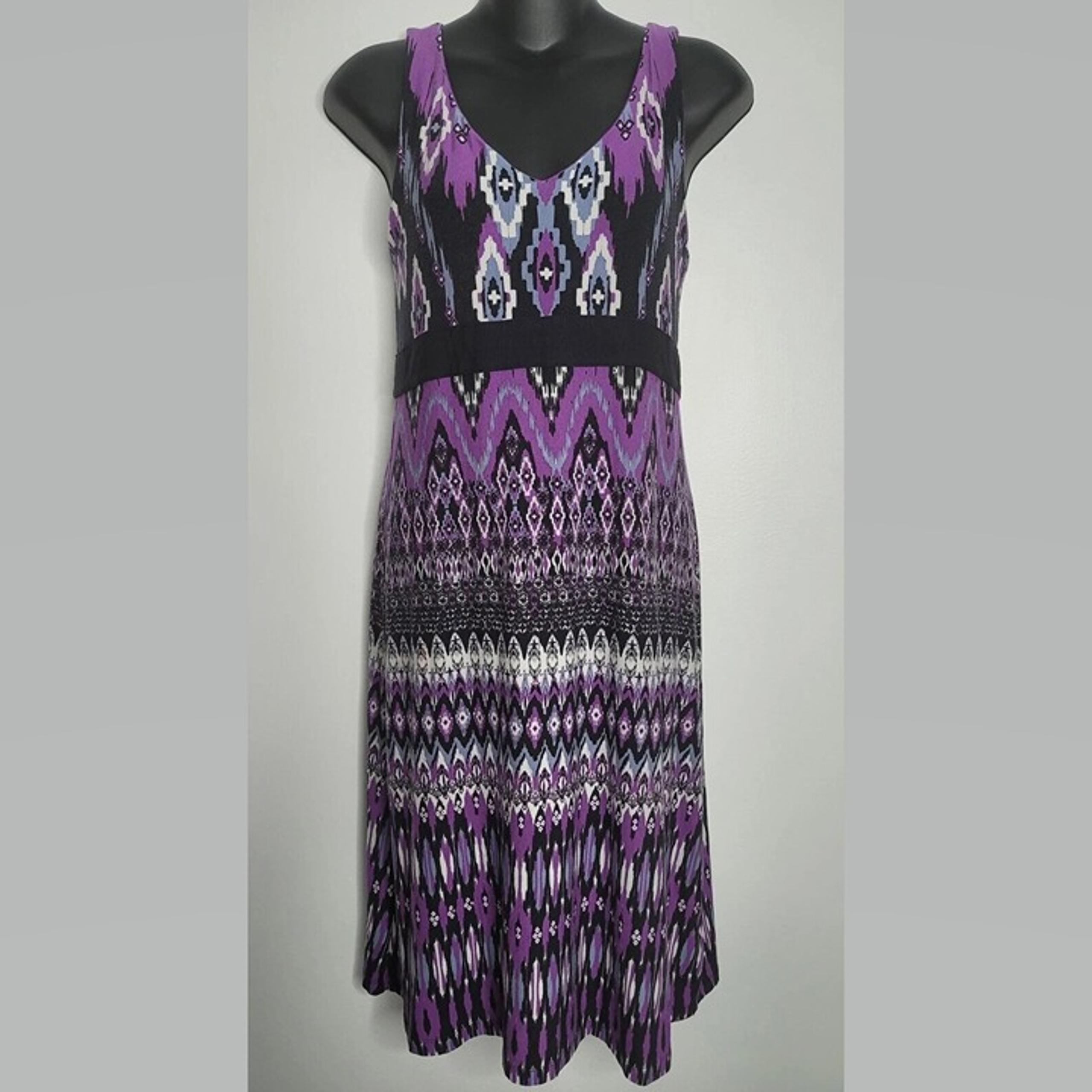 Athleta Womens Medium Sun Dress Sleeveless Purple Built in Bra V-Neck Aztec