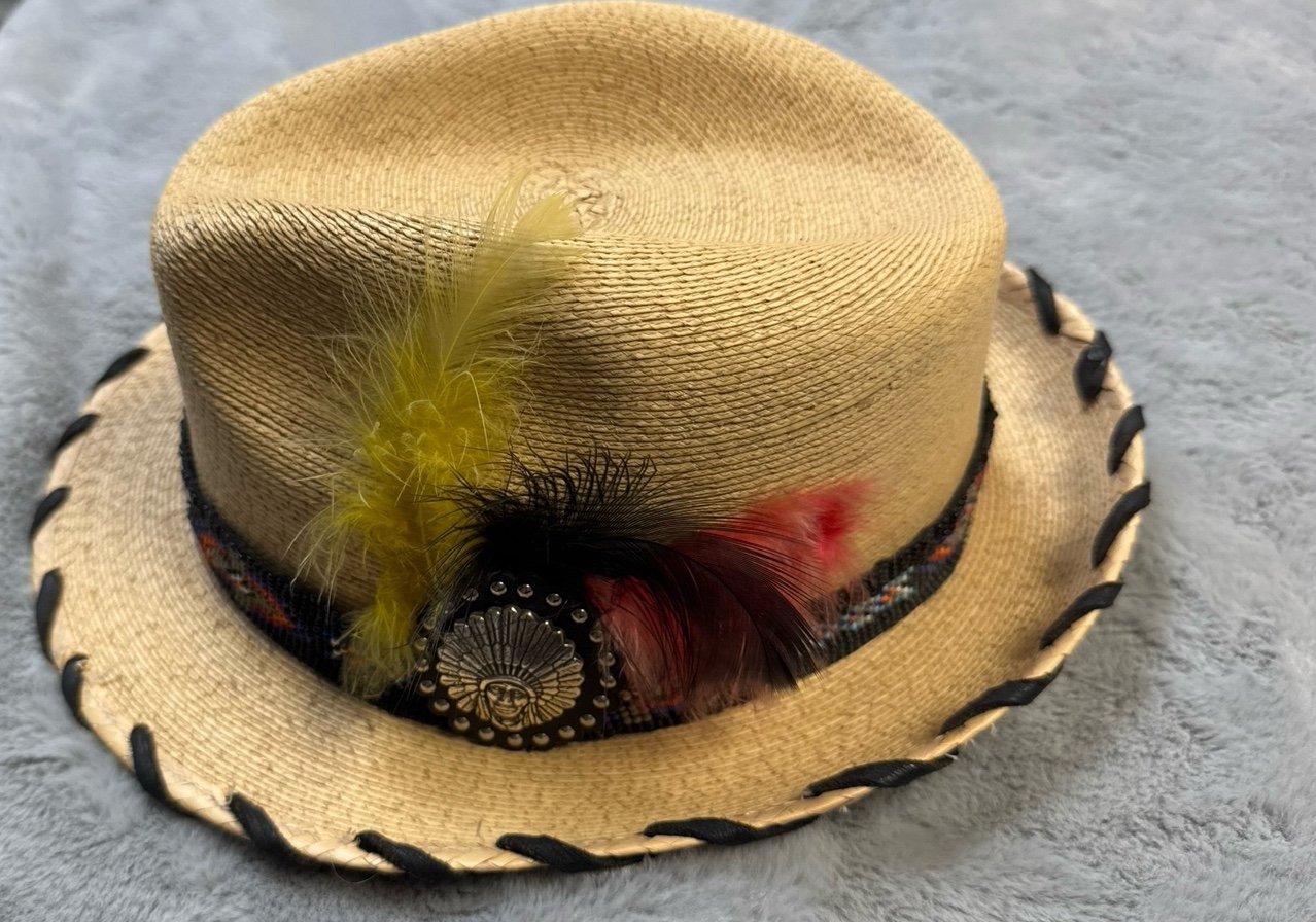 Red Star Riggings Indian Beaded Feather Accent QUALITY UNIQUE Hat 57 NEW