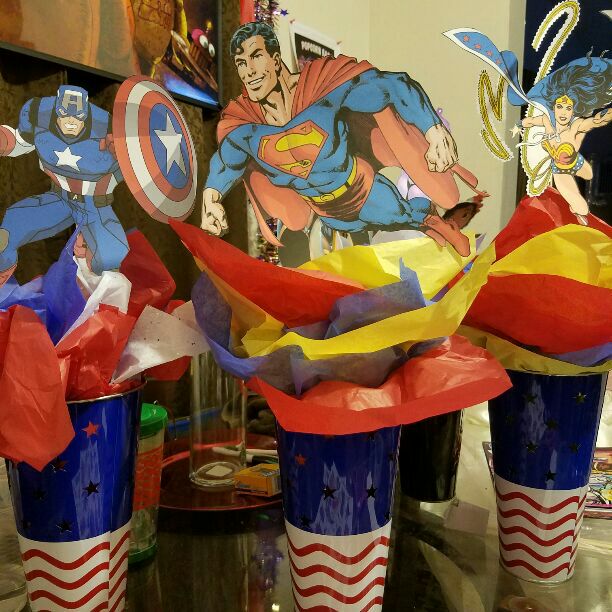 Super hero's 2 center piece decor.