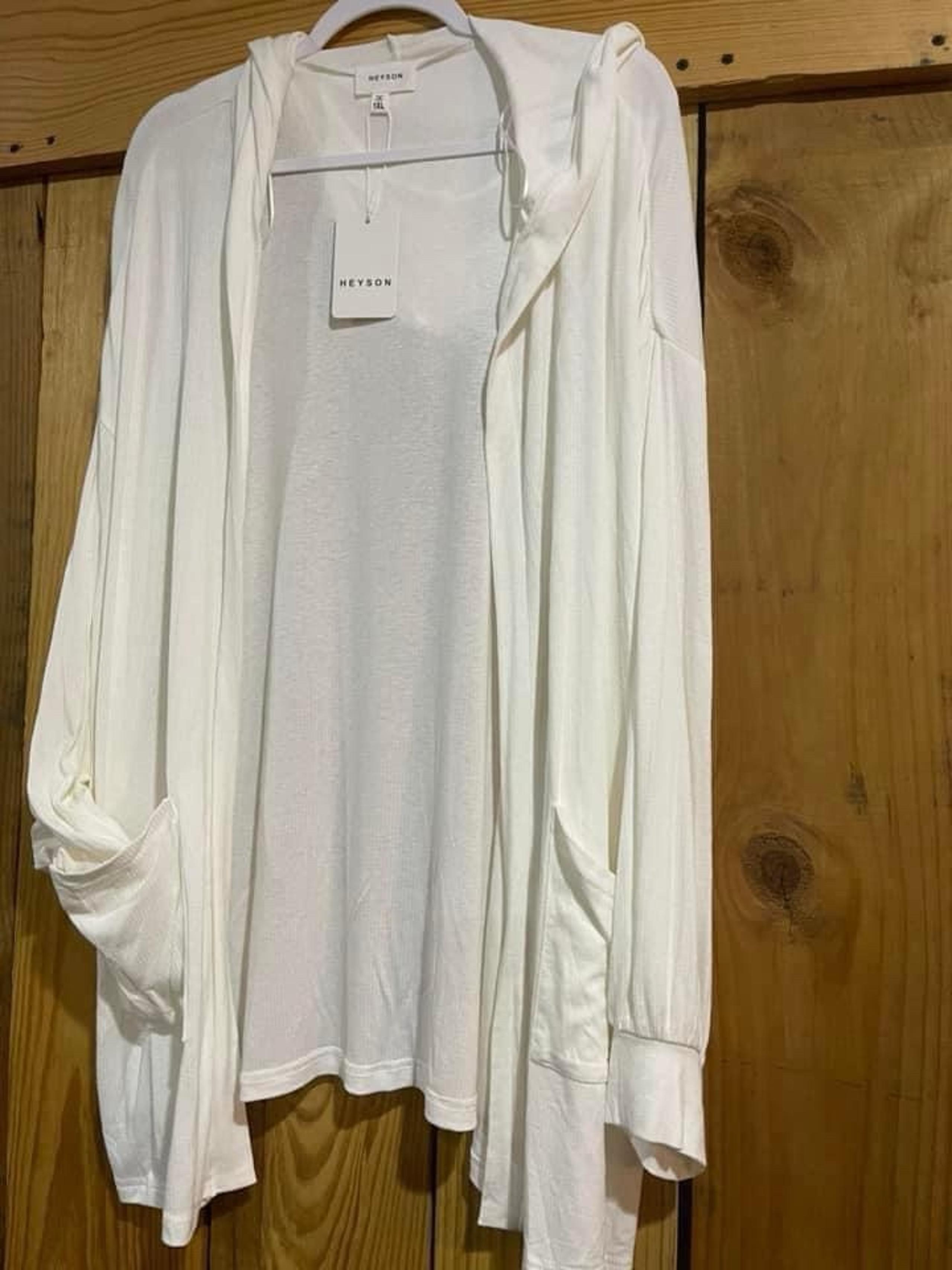 NWT Heyson White Lightweight Cardigan 1XL