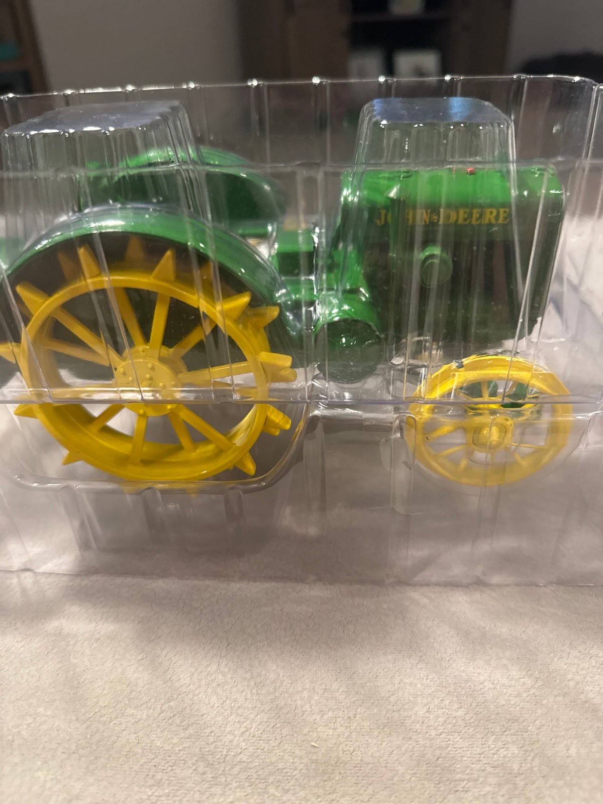John Deere Model D Tractor - 1/16th Scale
