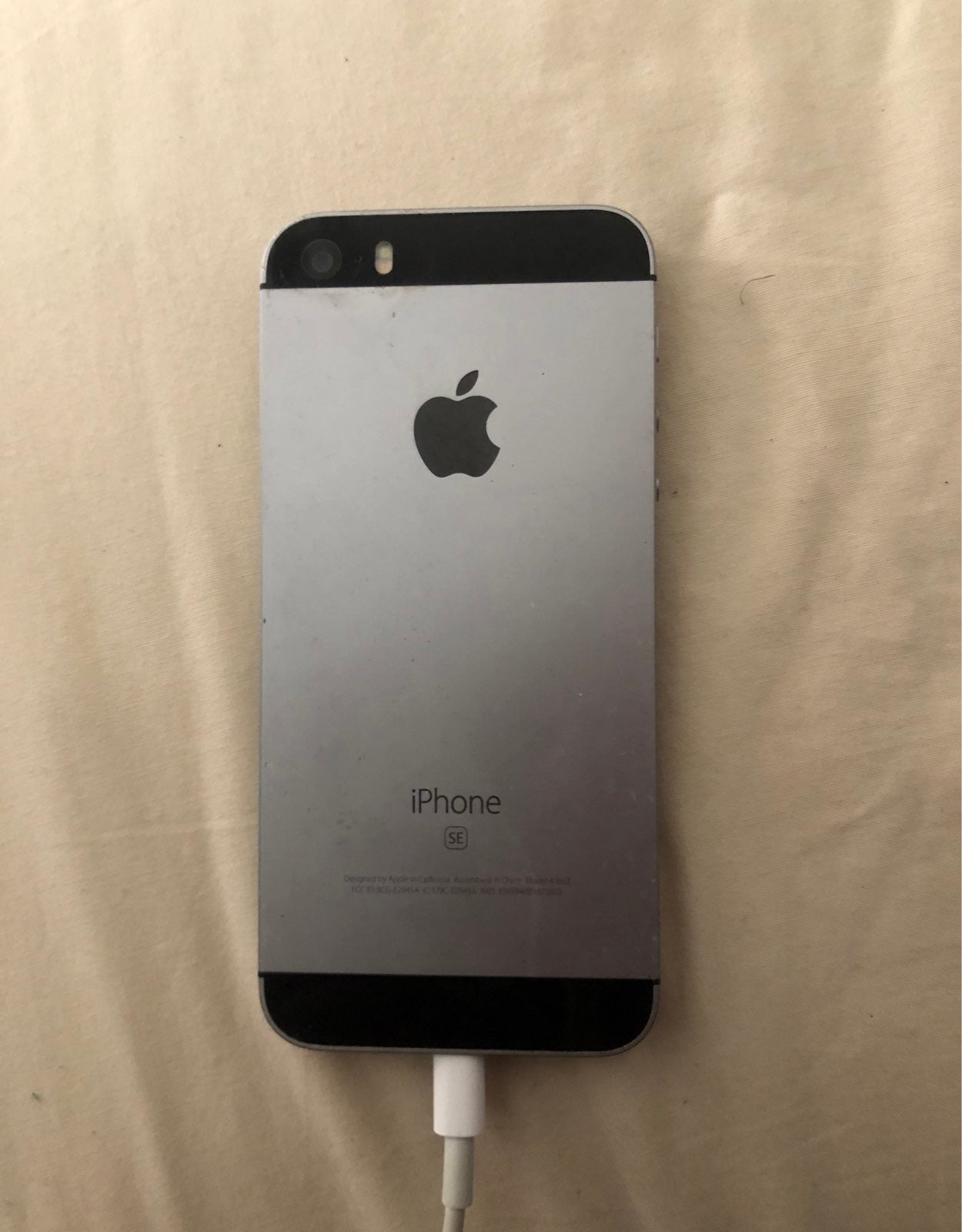 iPhone SE Silver