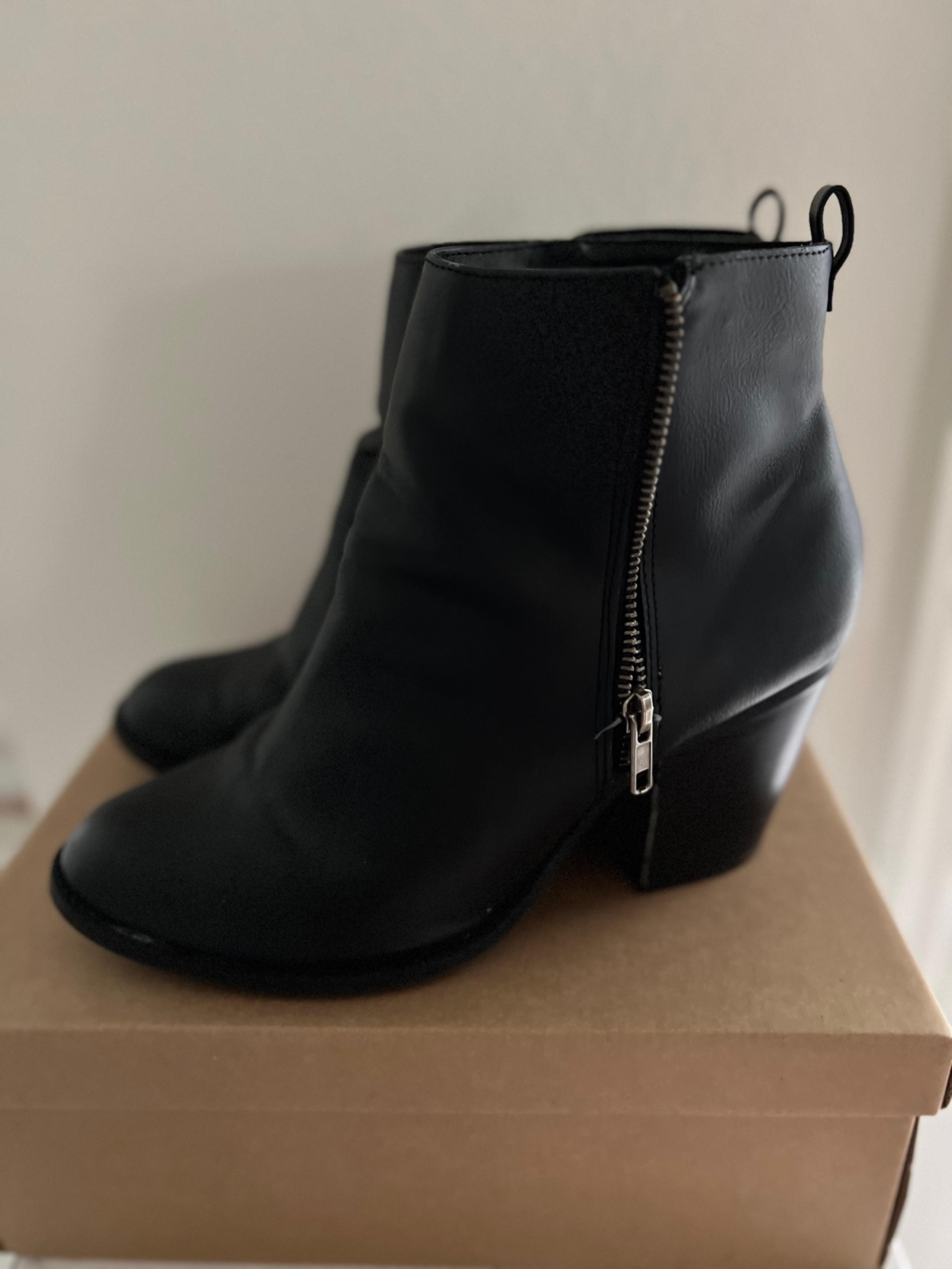 womens booties