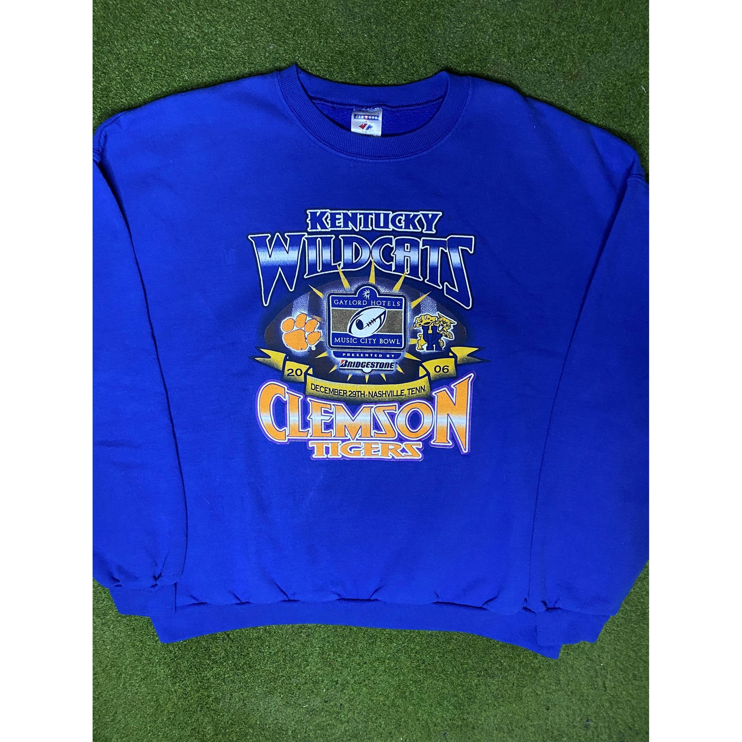 2006 Kentucky Wildcats - Music City Bowl - Vintage College Sweatshirt (XL)