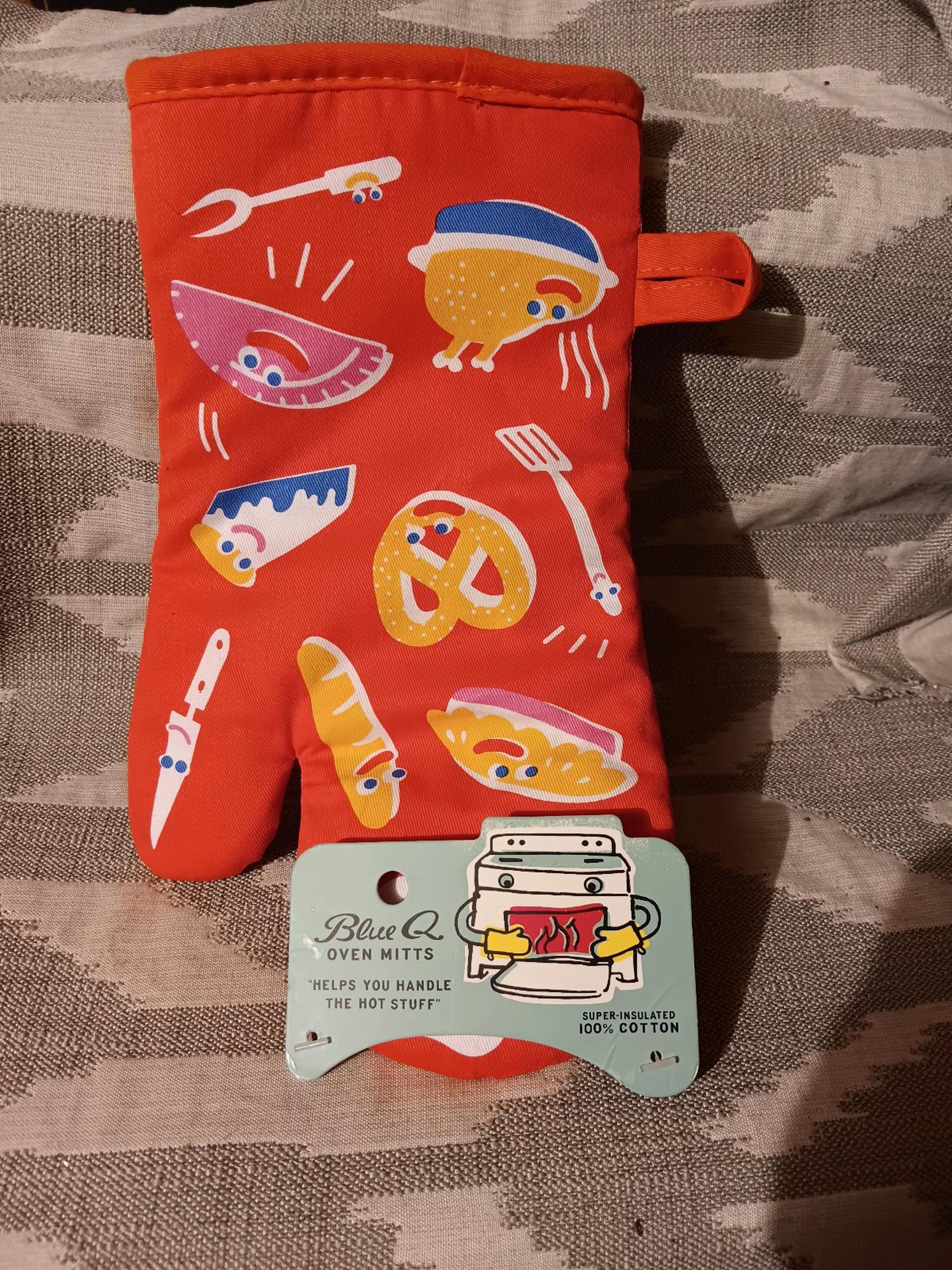 Blue Q oven mitt NWT