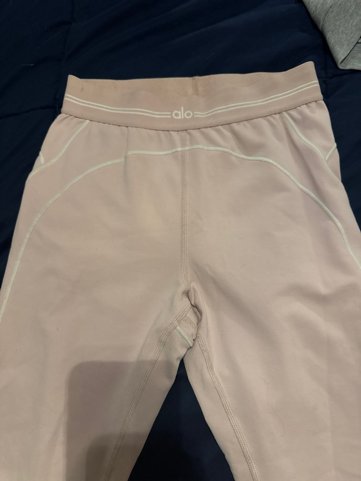Alo Yoga pink leggings