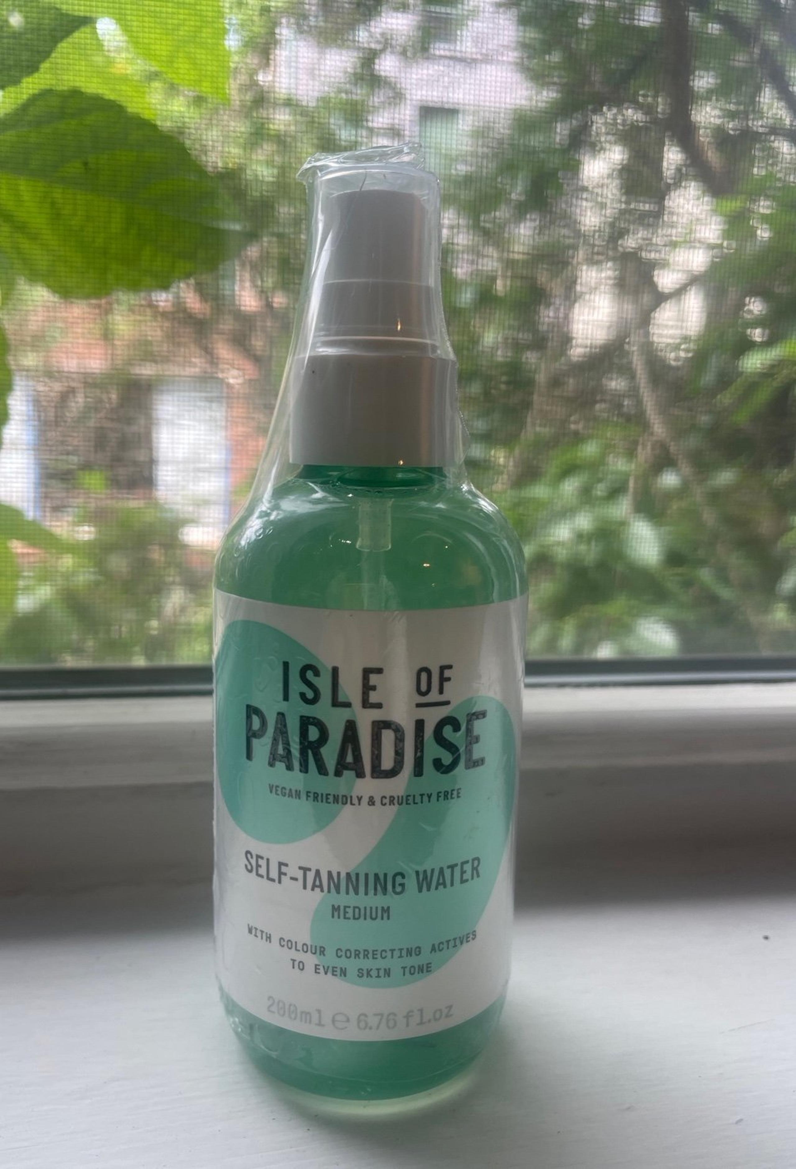 Isle of Paradise Self Tanning Water