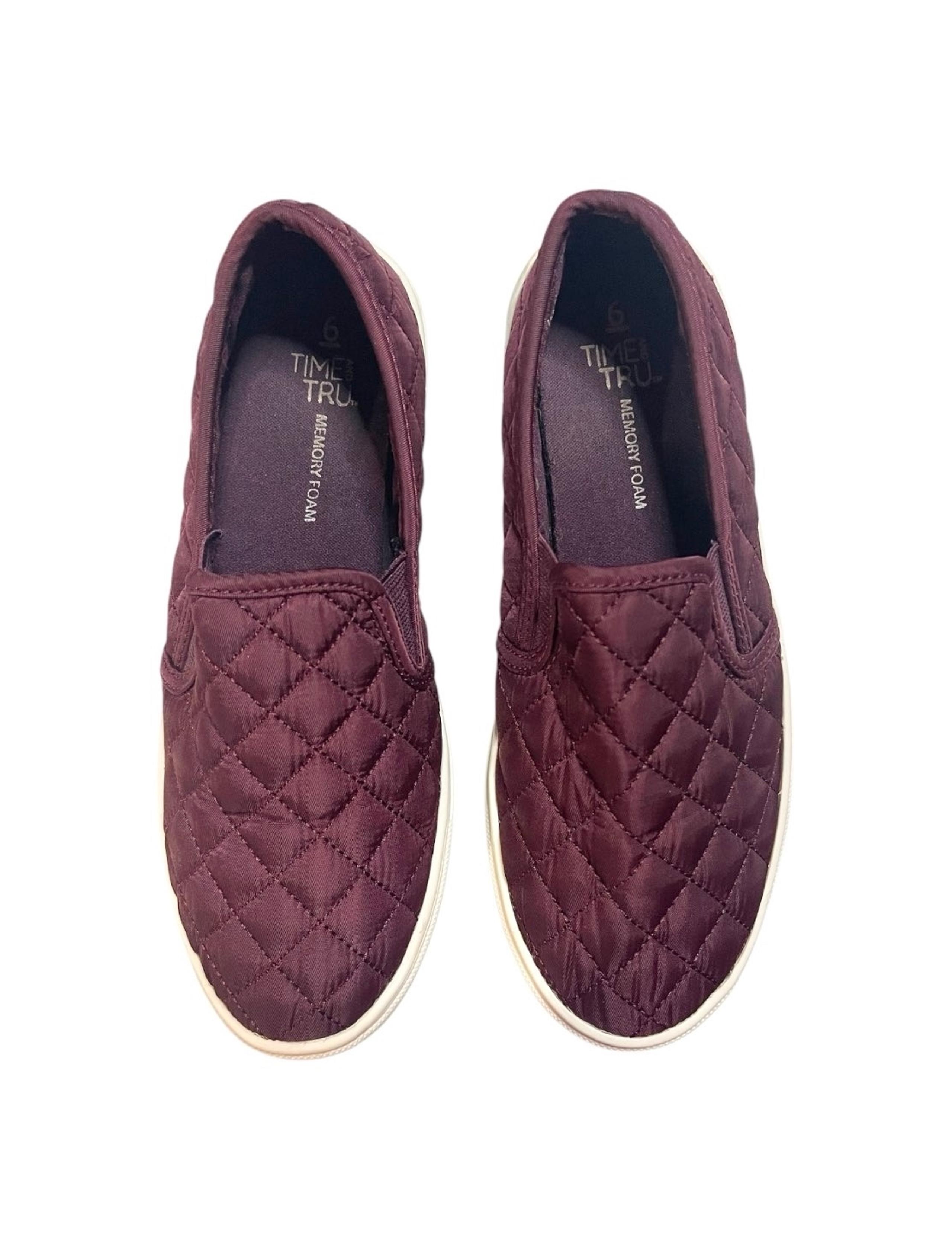 Time and Tru Women’s Quilted Slip-On Sneakers | Size 6