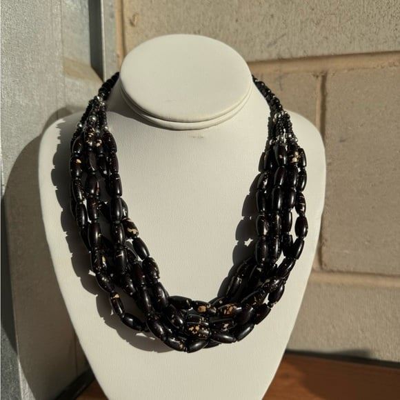 F46-FAMILY VINTAGE STATEMENT NECKLACE