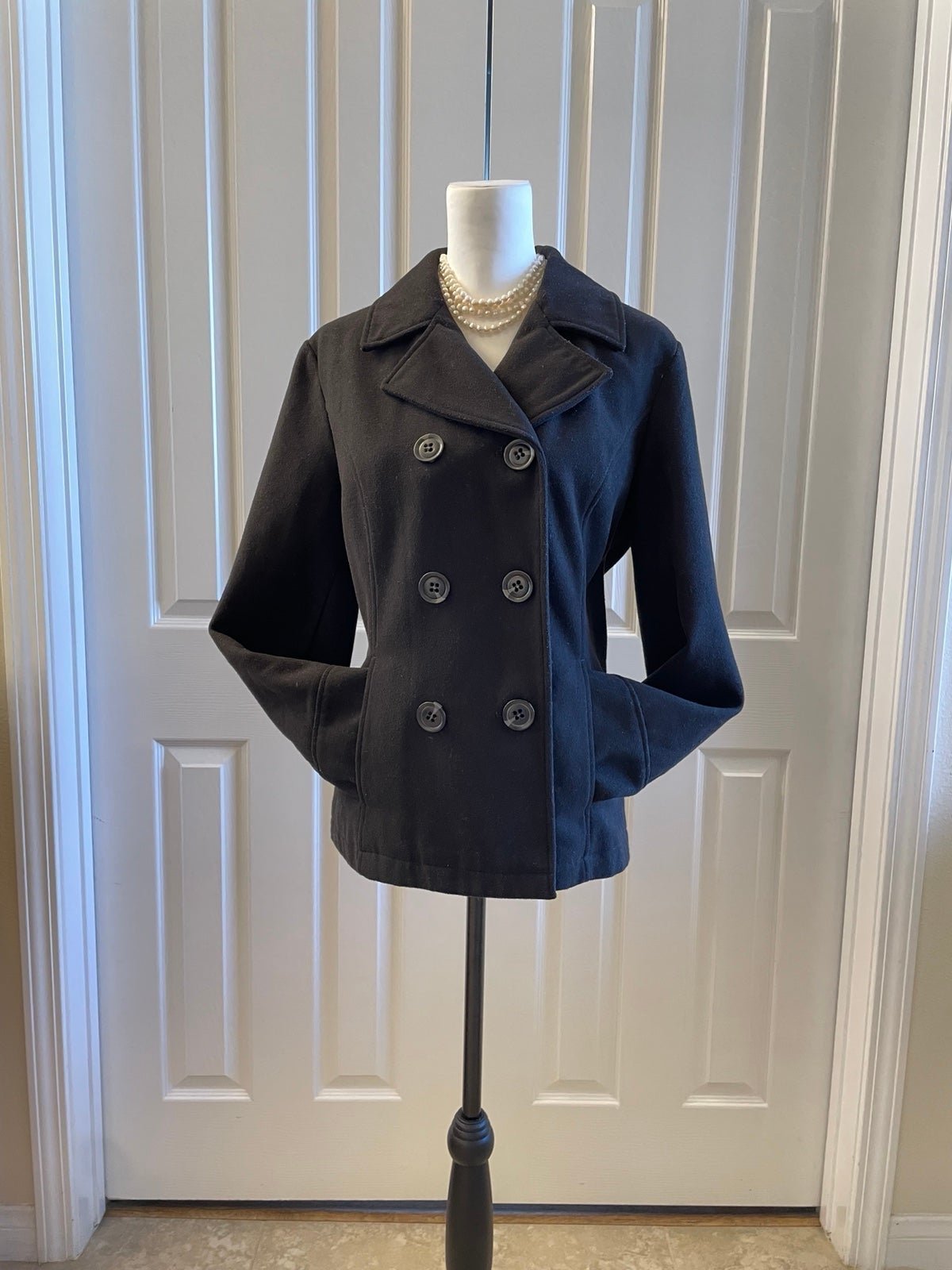 Celebrity Pink Black Jacket NWOT Women’s L Peacoat W/Pockets Black Buttons Coat