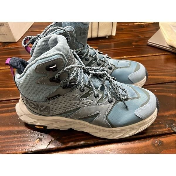 HOKA ONE ONE ANACAPA MID GTX WOMEN'S size 9B