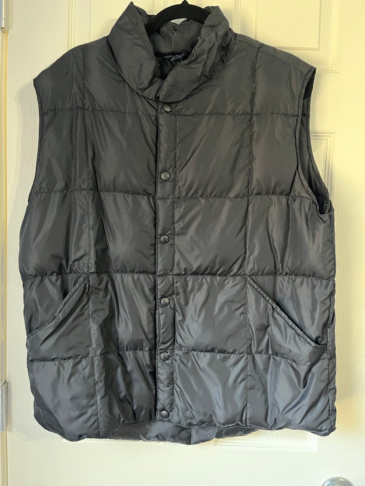 Lands End Men’s Large quilted down vest black