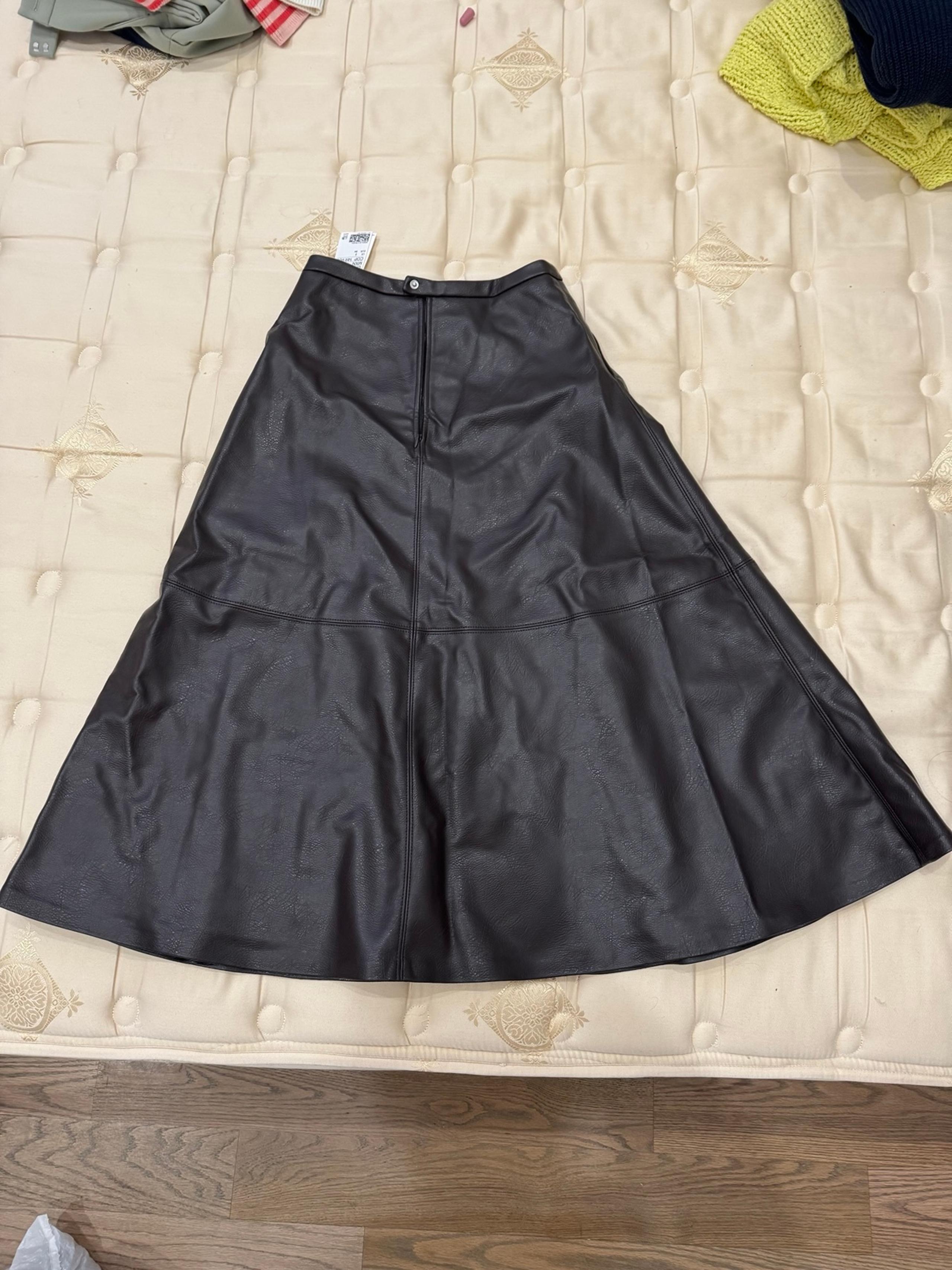 H&M Faux Leather Brown Skirt With Back Zipper Women’s U.S. Size 2 ~ NEW WITH TAG